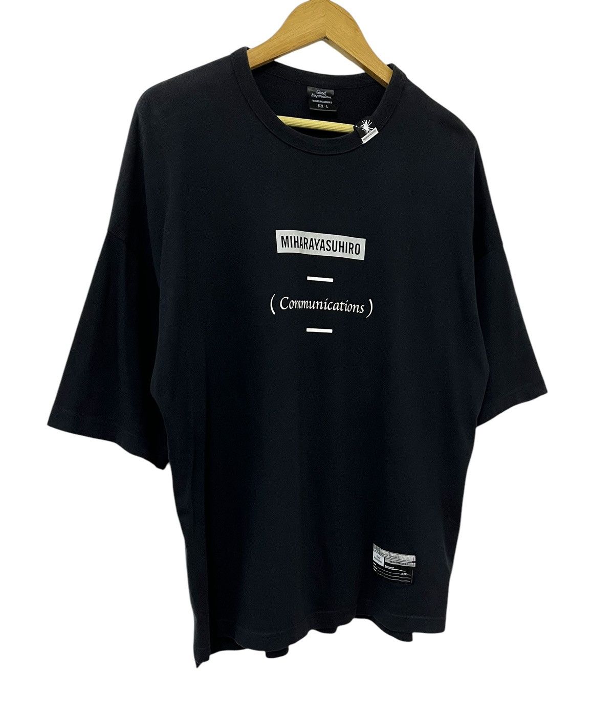 GU × Maison MIHARA YASUHIRO MIHARAYASUHIRO GOOD INSPIRATION GU JAPANESE BRAND TSHIRT Size US L / EU 52-54 / 3 - 2 Thumbnail