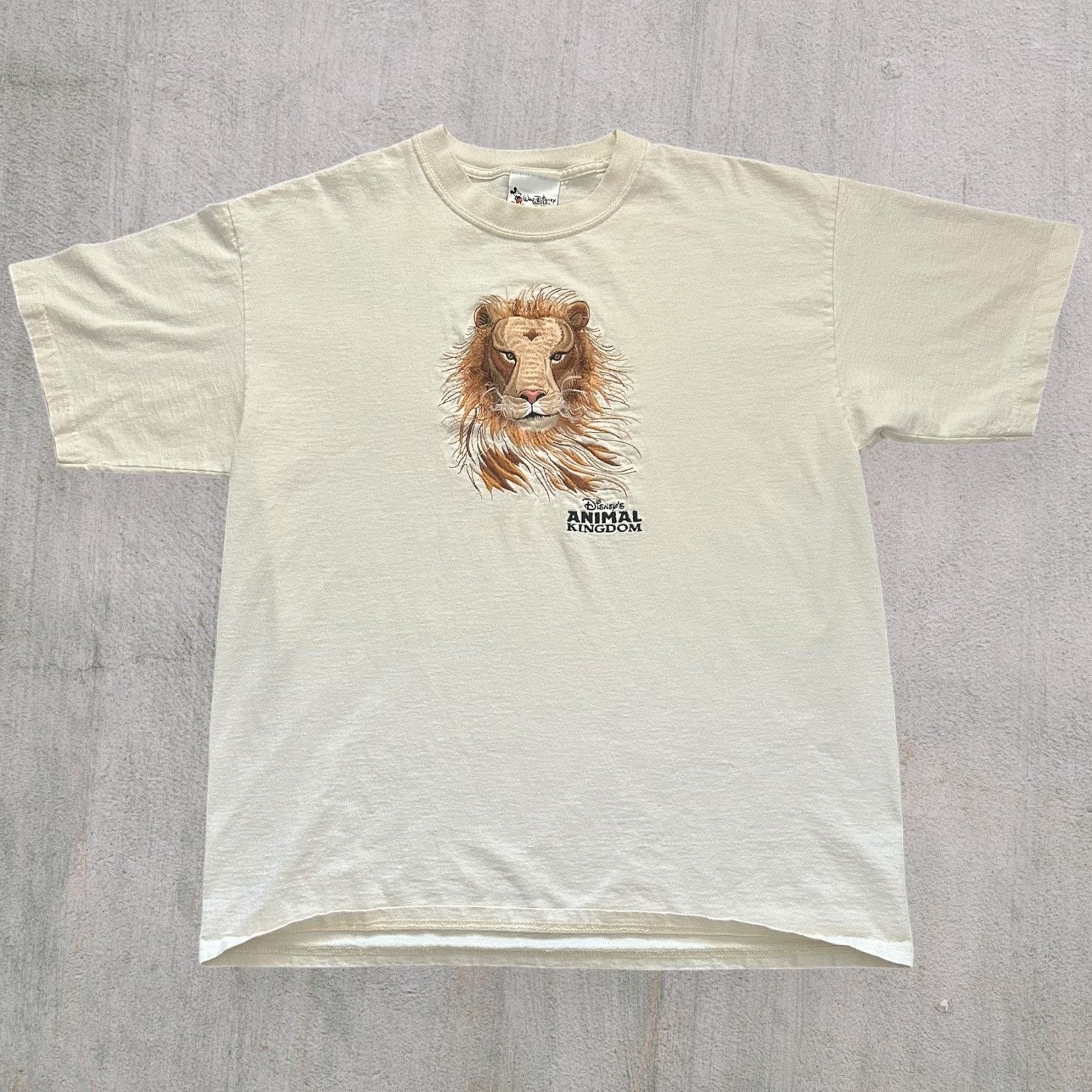 Disney Insane Disney animal kingdom embroidered lion shirt Size US XL / EU 56 / 4 - 1 Thumbnail