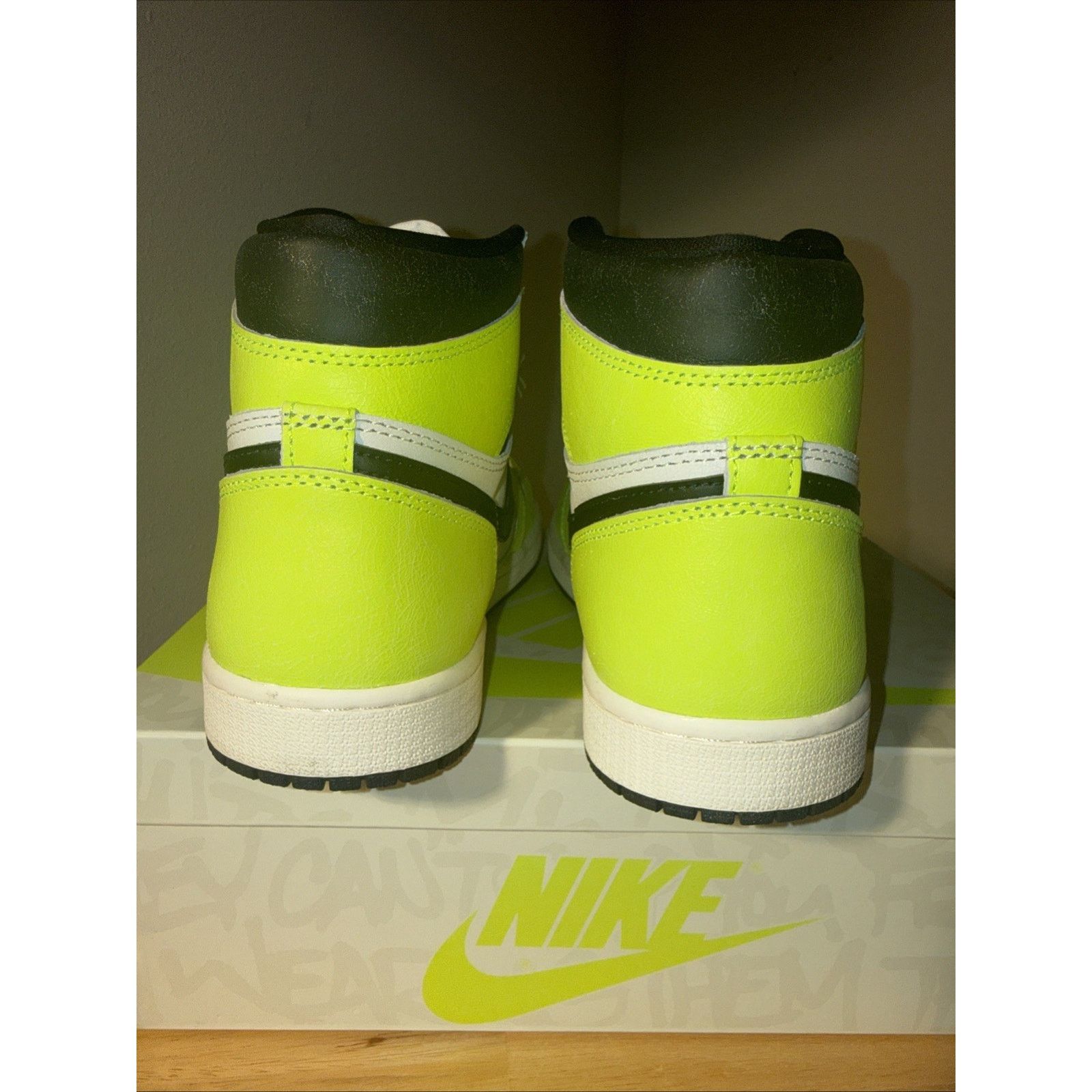 Nike Jordan 1 Retro High OG Visionaire - Size 10.5 OG Box Extra Size US 10.5 / EU 43-44 - 6 Thumbnail