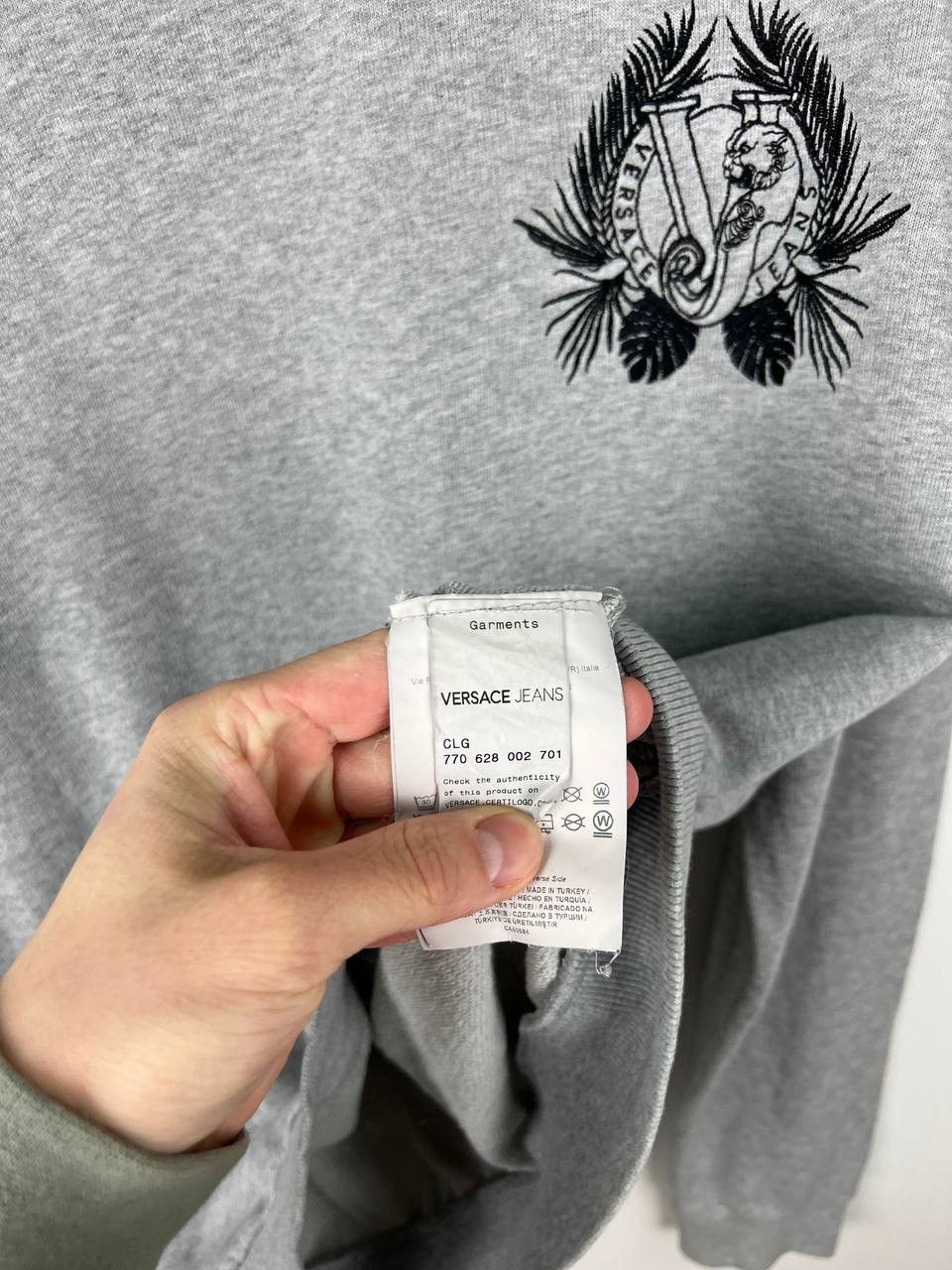 Versace Versace Jeans luxury sweatshirt size L Size US L / EU 52-54 / 3 - 6 Thumbnail