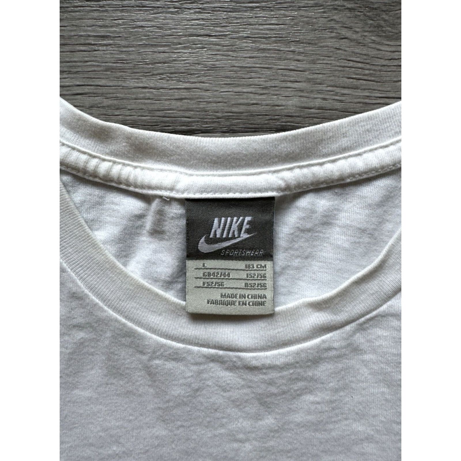 Nike VINTAGE Nike Graphic Tee Juventus White L Mens 2008-09 Zebra Merchandise Shirt T-Shirt Nike Mens L White 2008-09 Zebra Size US L / EU 52-54 / 3 - 7 Thumbnail