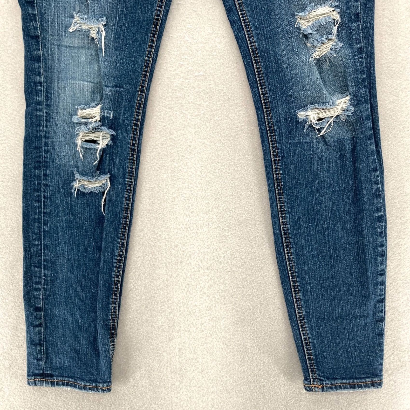 Silver Jeans Co. Silver Jeans Suki Skinny Jeans Women's 28x29 Medium Blue Stretch Denim Distressed Rock Size 28" / US 6 / IT 42 - 4 Thumbnail