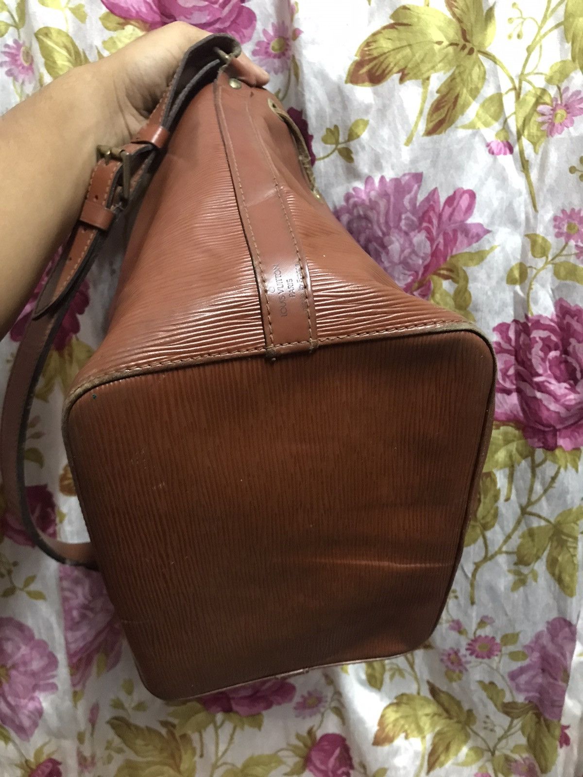 Louis Vuitton Authentic Louis Vuitton Epi Neo Size ONE SIZE - 11 Thumbnail