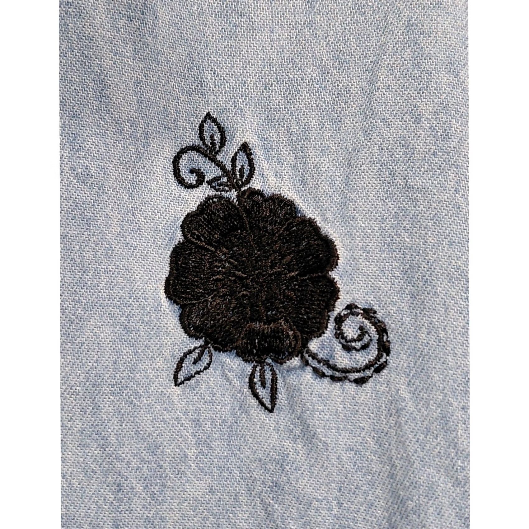 Bill Blass Bill Blass Embroidered Denim Shirt Blue Solid Long Sleeve Women Size 3X Size XXL / US 16-18 / IT 52-54 - 5 Thumbnail