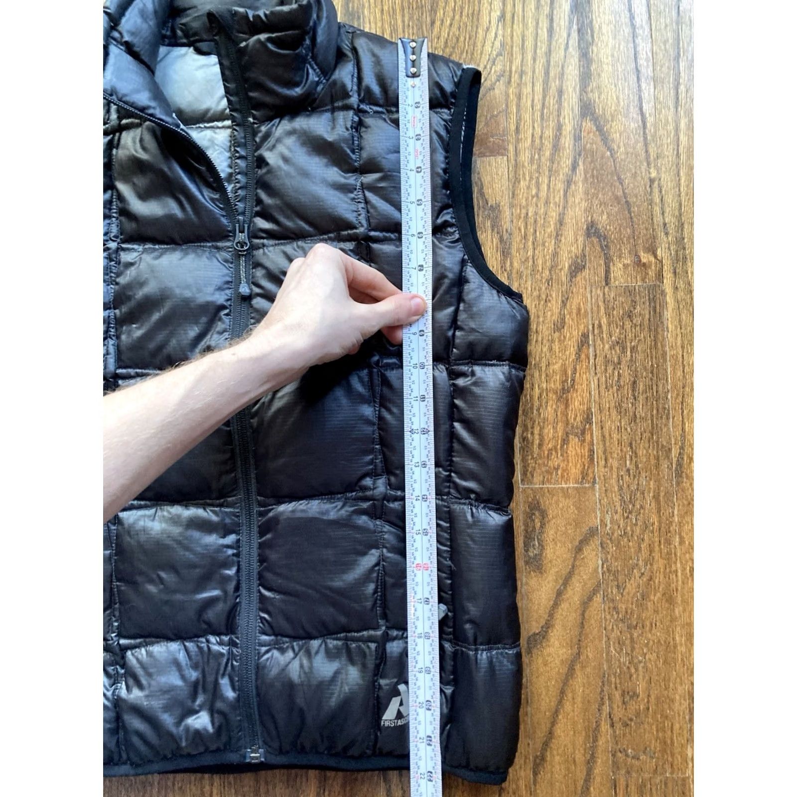 Eddie Bauer VINTAGE Eddie Bauer First Ascent Puffer Vest Mens Size S Black Down Mountaineering Goose Down Size US S / EU 44-46 / 1 - 4 Thumbnail