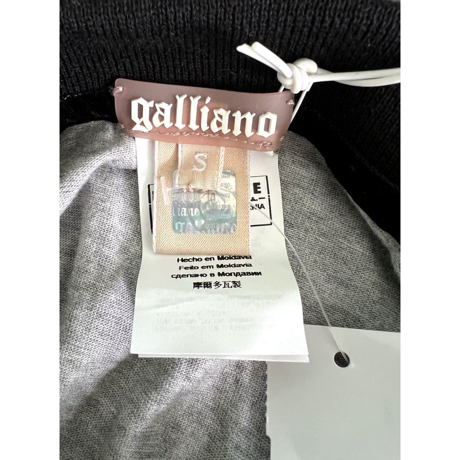 John Galliano JOHN GALLIANO Y2K NEWSPAPER GAZETTE GRAY POLO SHIRT KENDALL JENNER SIZE S WOMEN Size S / US 4 / IT 40 - 5 Thumbnail