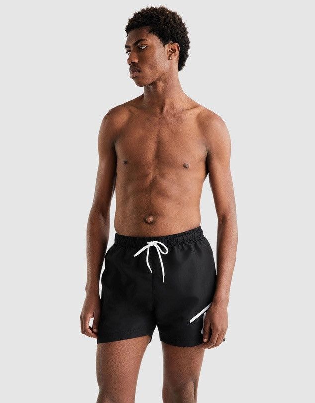 Tommy Hilfiger Signature Logo Drawstring Swim Shorts in Black Size US 32 / EU 48 - 4 Thumbnail