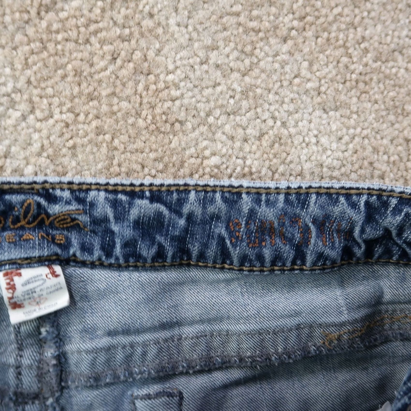 Silver Jeans Co. Silver Jeans Santorini Capri Jeans Women’s 31 Blue Stretch Denim Capris Slim 5-Pocket Distressed Medium Wash (Regular) Womens Menopause? Size 24" / US 00 / IT 34 - 3 Thumbnail