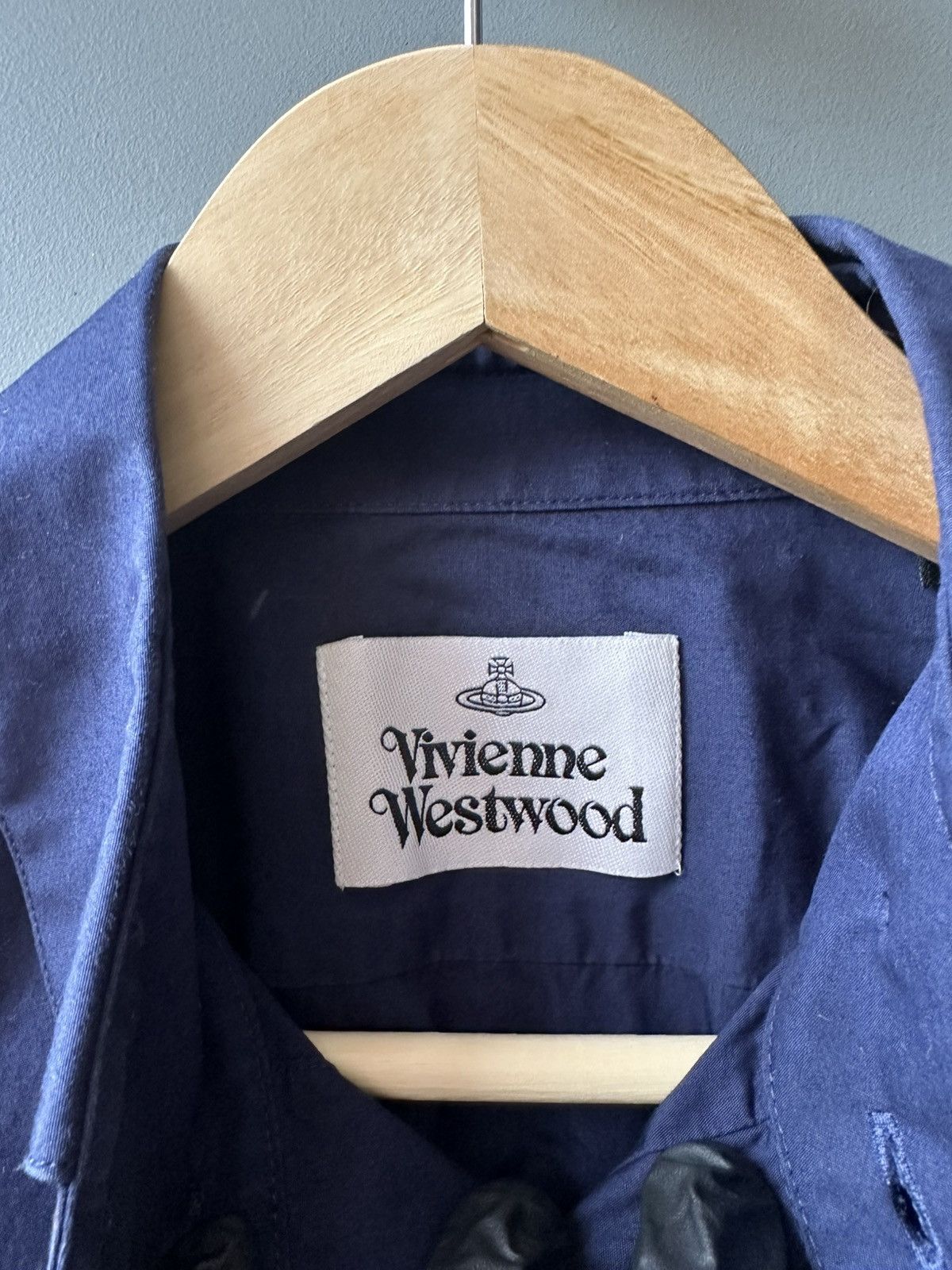 Vivienne Westwood Vivienne Westwood Logo Shirt Size 48 Size US M / EU 48-50 / 2 - 4 Thumbnail