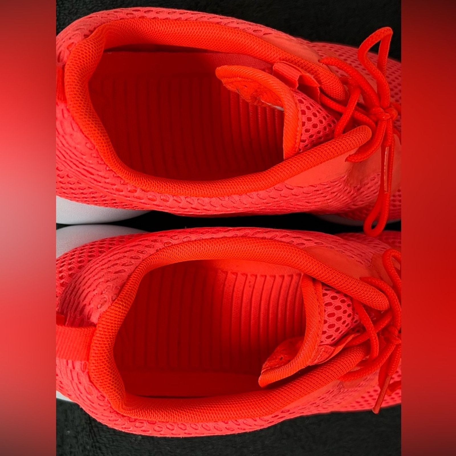 Nike NIKE ROSHE ONE HYPERFUSE BR MEN 11.5 TOTAL CRIMSON & WHITE Size US 11.5 / EU 44-45 - 9 Thumbnail