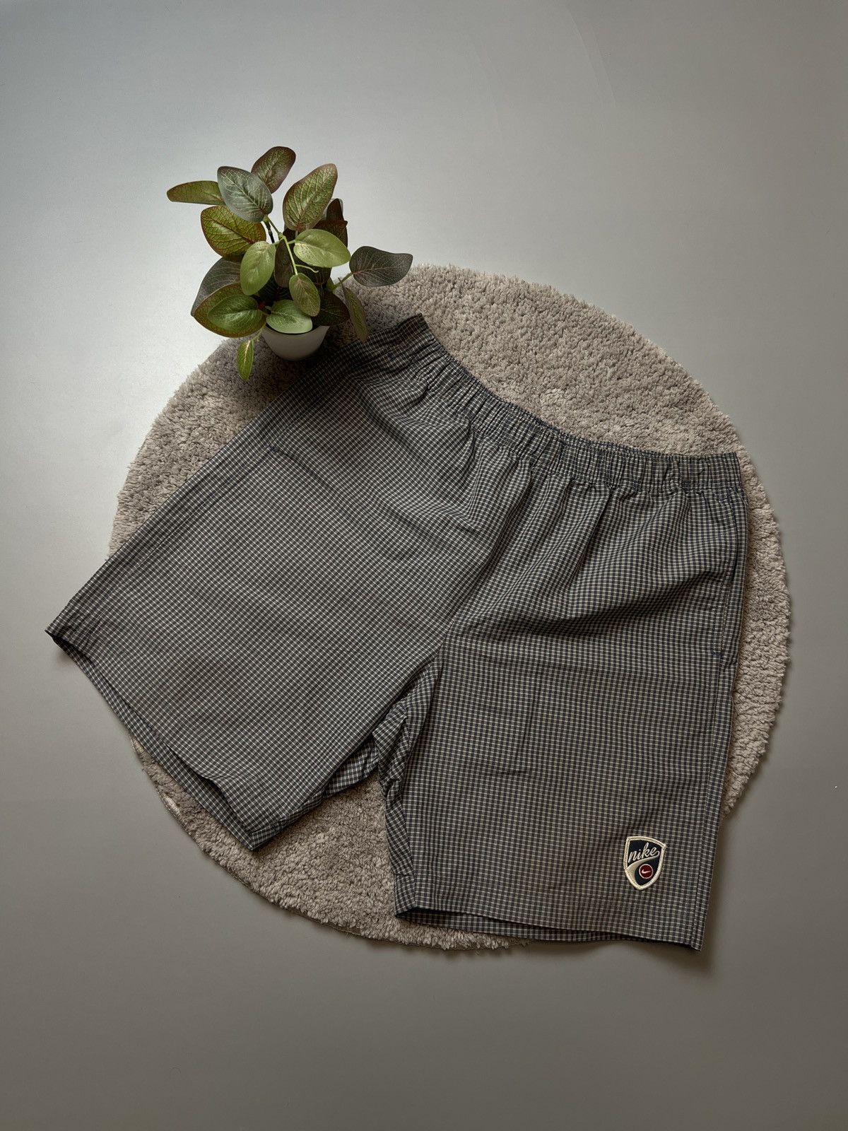 Nike × Vintage Vintage Nike Nylon Swoosh Big Logo Shorts Y2k Size S Size US 30 / EU 46 - 1 Thumbnail