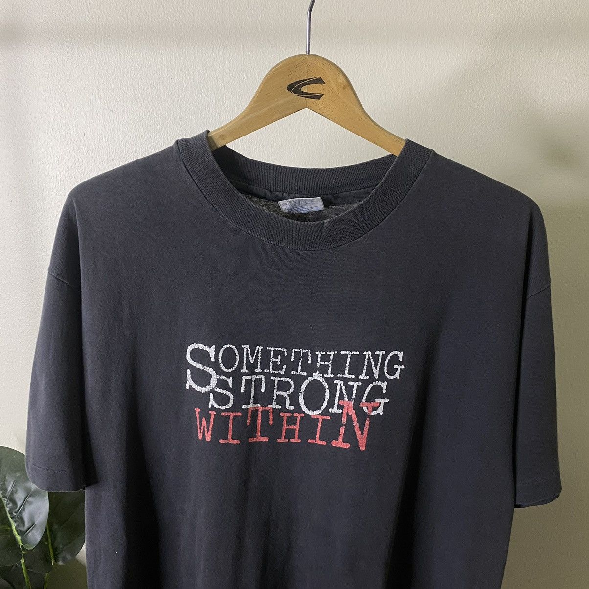 Other Vintage 1995 Something Strong Within WW2 Movie Promo Tee Size US L / EU 52-54 / 3 - 2 Thumbnail