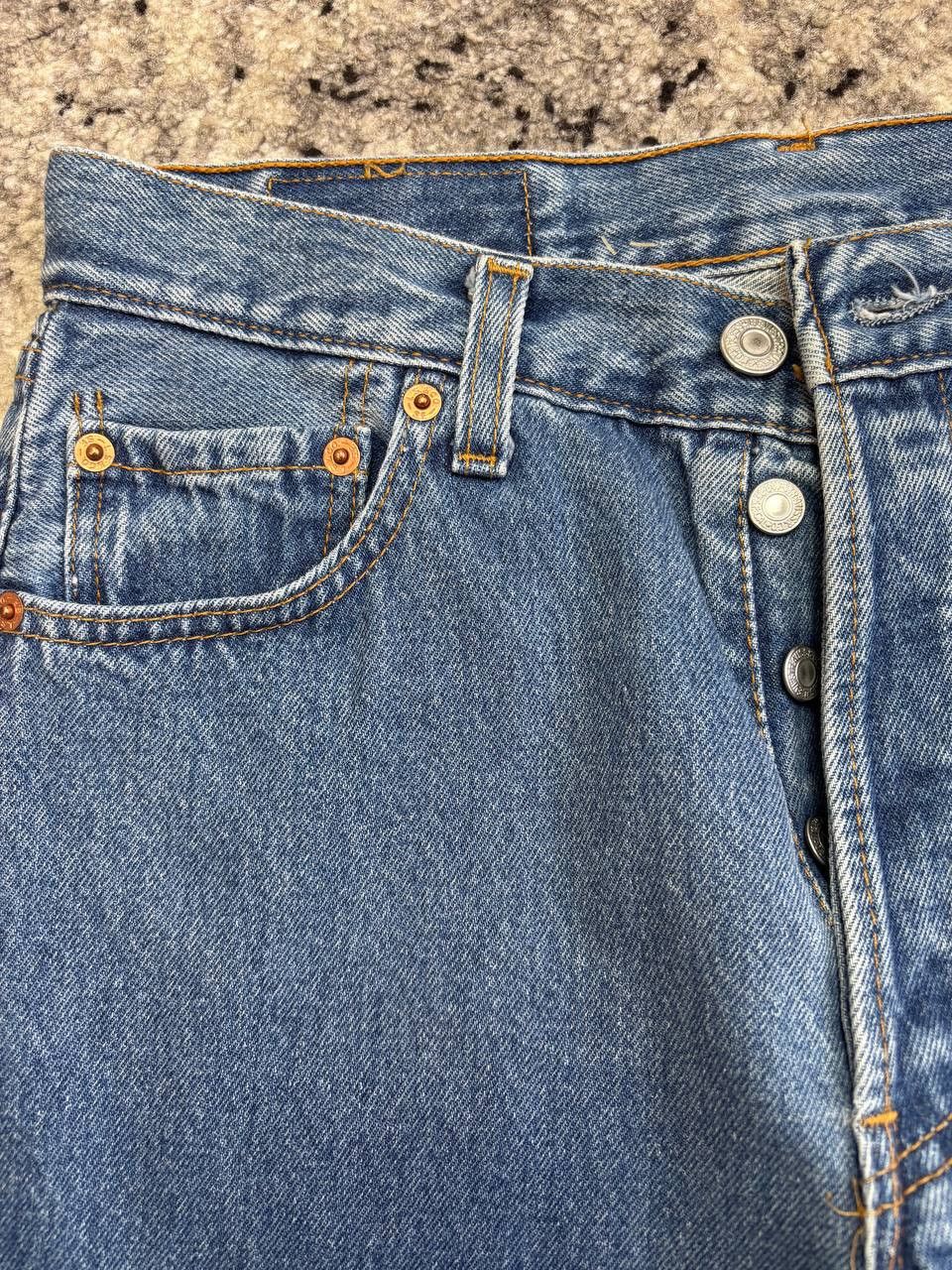 Levi's Vintage Clothing Vintage 1998 Levi's 501 Made in UK W30 L34 Size US 30 / EU 46 - 12 Thumbnail