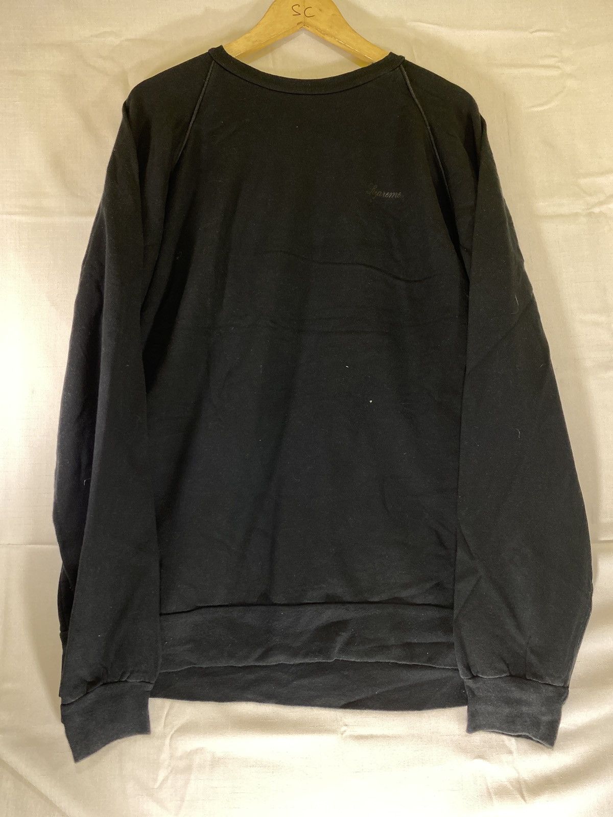 Supreme supreme script black on black small logo Size US L / EU 52-54 / 3 - 1 Thumbnail