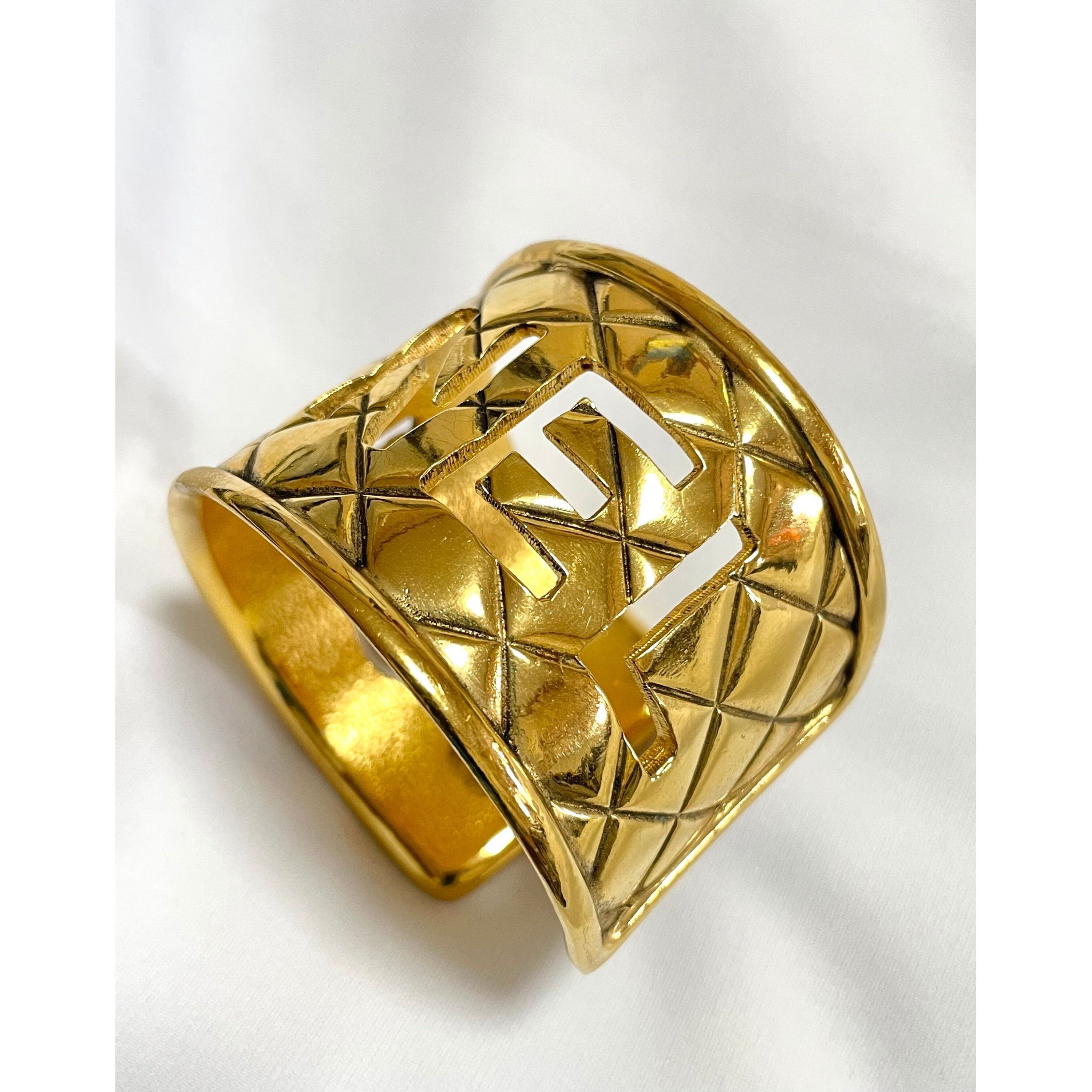 Chanel Vintage Chanel cutout logo bangle with matelasse design. Size ONE SIZE - 3 Thumbnail