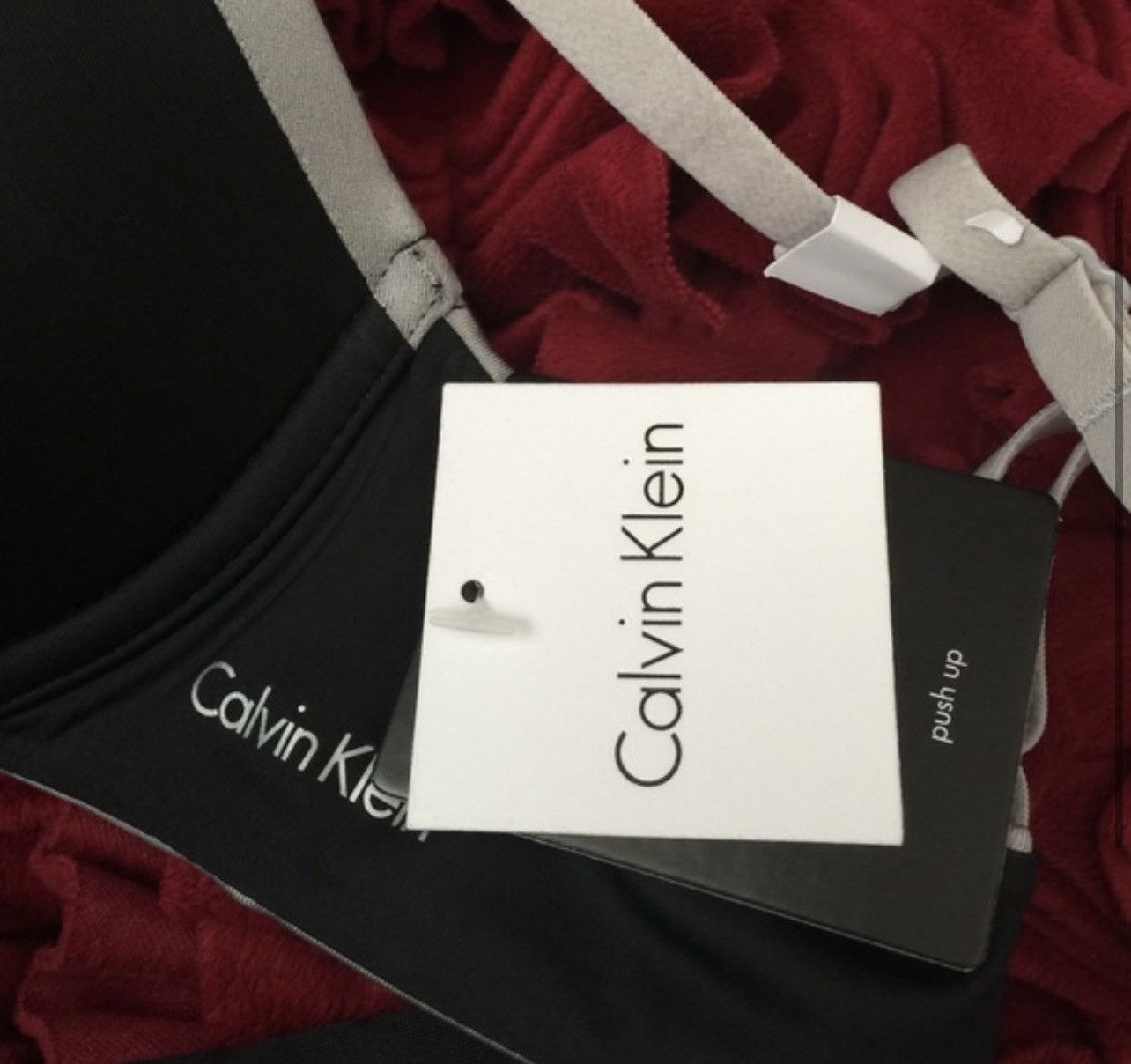 Calvin Klein NWT CK Calvin Klein satin edge Tshirt bra 32C/34D/34B Size ONE SIZE - 4 Thumbnail