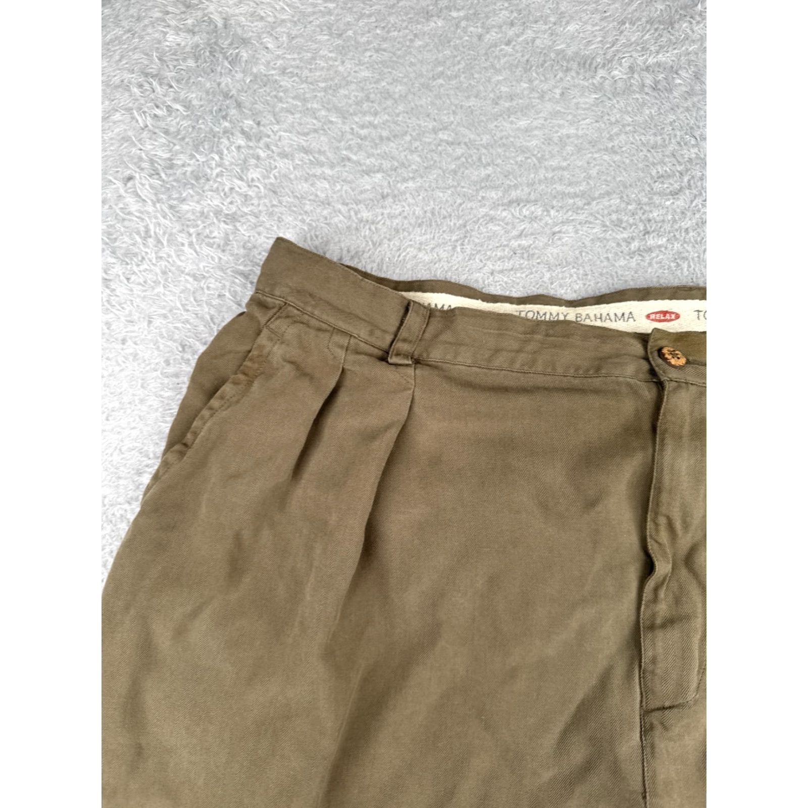 Tommy Bahama Tommy Bahama Shorts Mens 42 Brown Pleated 100% Silk Beach Pool Resort 42x9 Inseam 9 Size US 42 / EU 58 - 4 Thumbnail