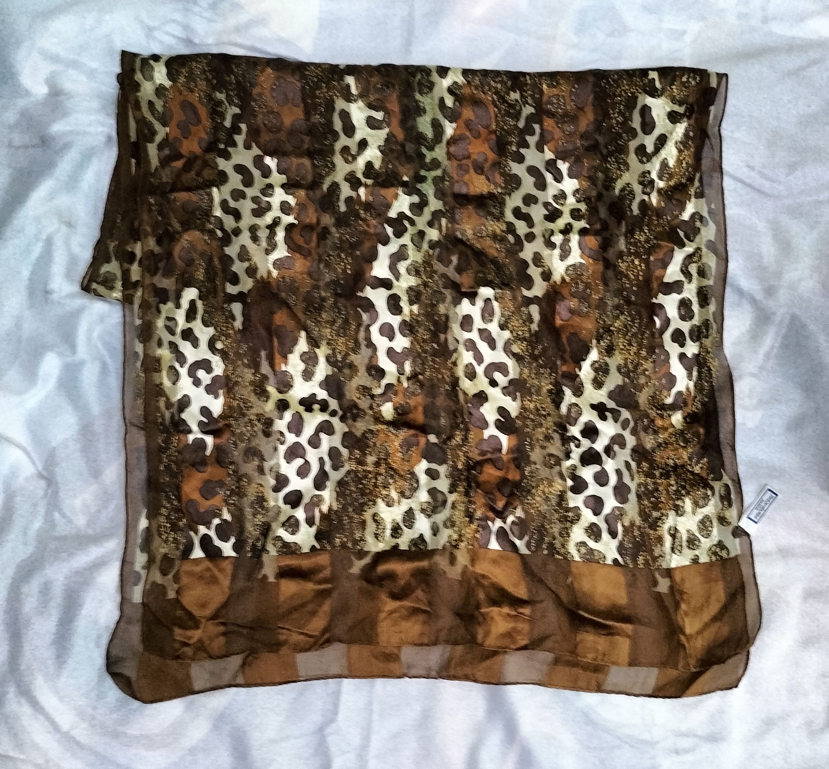 Yves Saint Laurent Yves saint Laurent leopard print silk scarf Size ONE SIZE - 3 Thumbnail