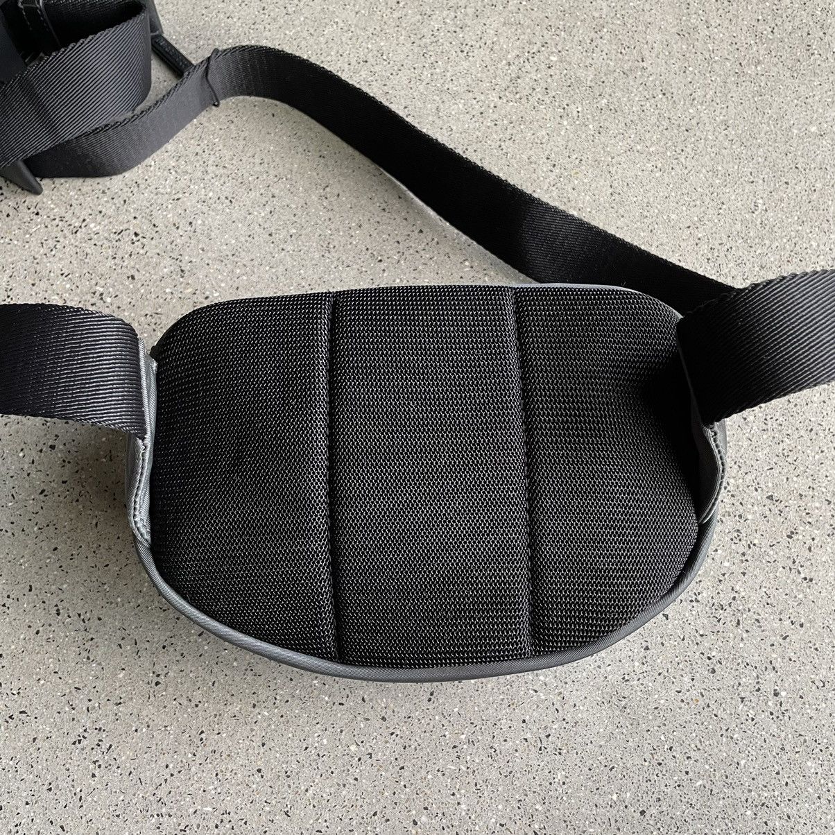 Burberry Burberry Nylon Waist Bag Grey Size ONE SIZE - 5 Thumbnail