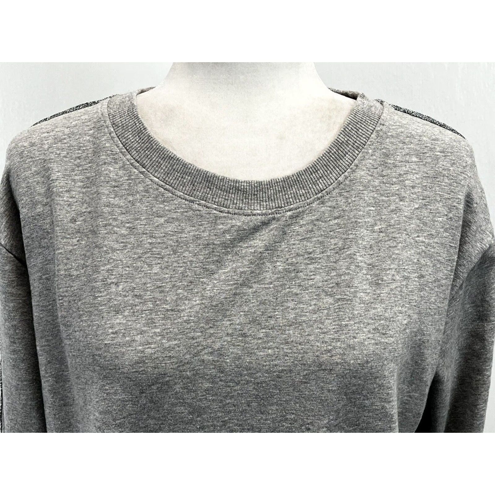 Johnny Was Johnny Was Sweatshirt Women Small Gray Crewneck Boxy Silver Stripe Sleeves Pullover Size S / US 4 / IT 40 - 5 Thumbnail