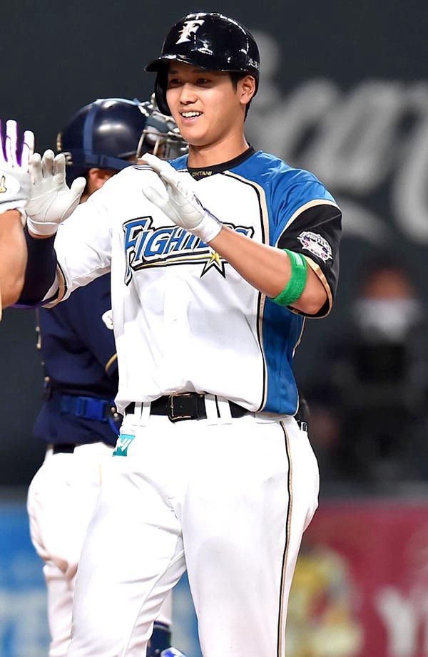 Mizuno Shohei Ohtani Nippon-Ham Fighters Home Authentic Jersey Size US M / EU 48-50 / 2 - 7 Thumbnail
