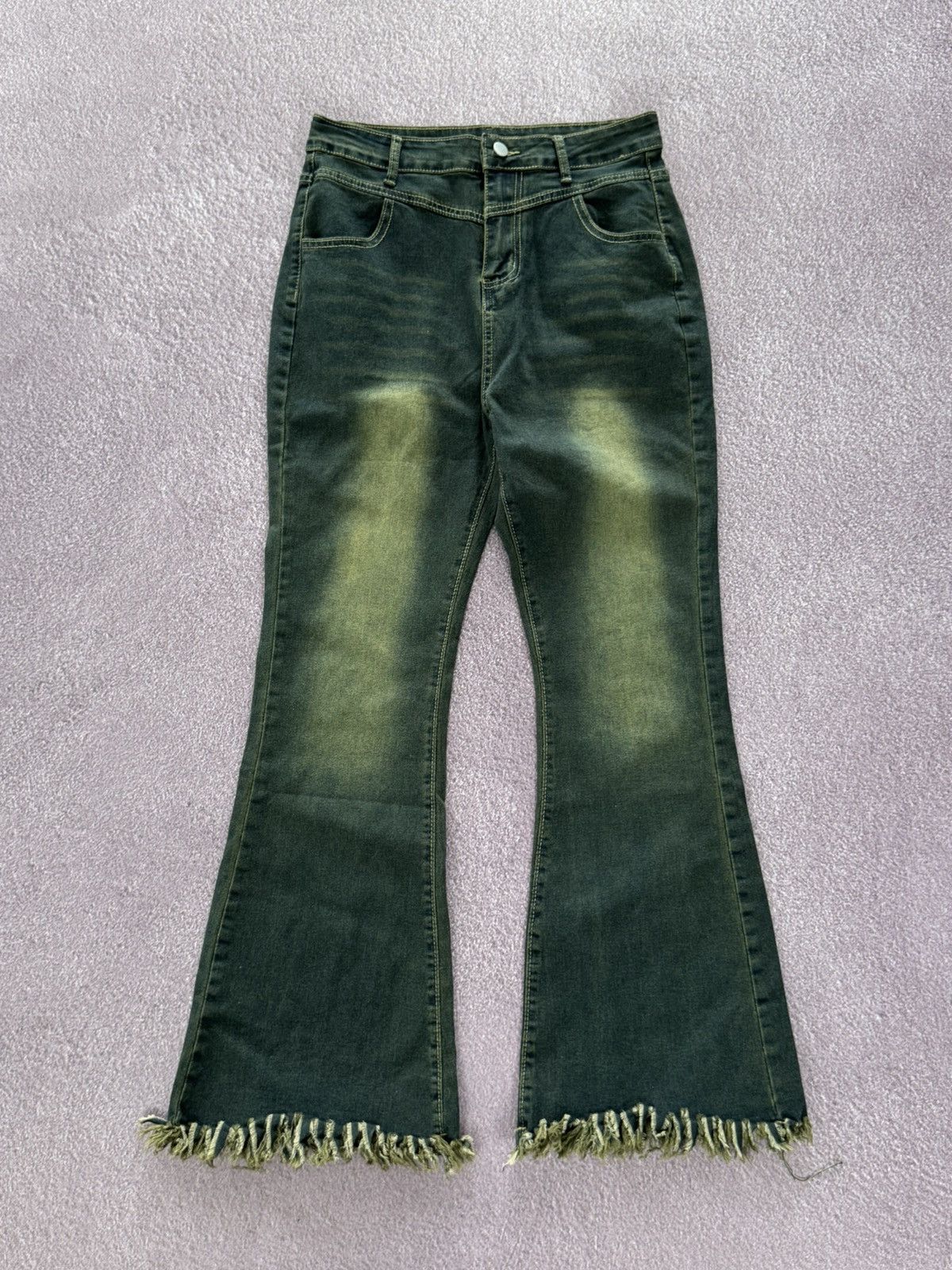 20471120 Vintage Japanese Flared Denim Distressed with Blue Wash Size 32" / US 10 / IT 46 - 1 Thumbnail