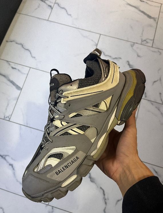 Balenciaga track runner grey online
