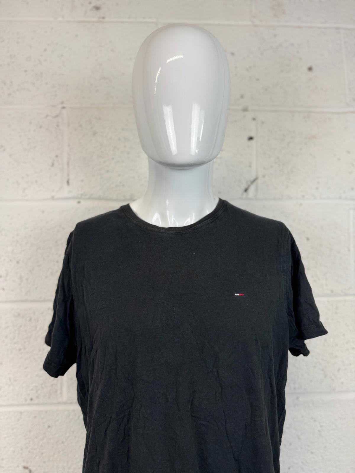 Tommy Hilfiger Tommy Hilfiger Men's Black Short Sleeve T-Shirt Size XL Size US XL / EU 56 / 4 - 3 Thumbnail