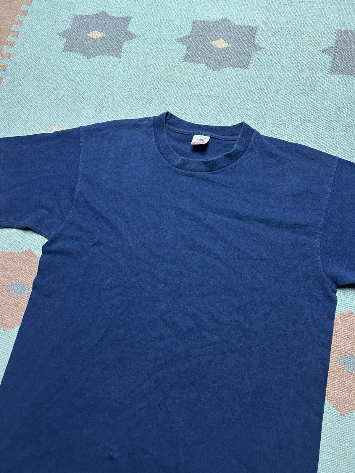 Vintage Vtg 90s blank t shirt navy fruit loom cotton single stitch L Size US L / EU 52-54 / 3 - 2 Thumbnail