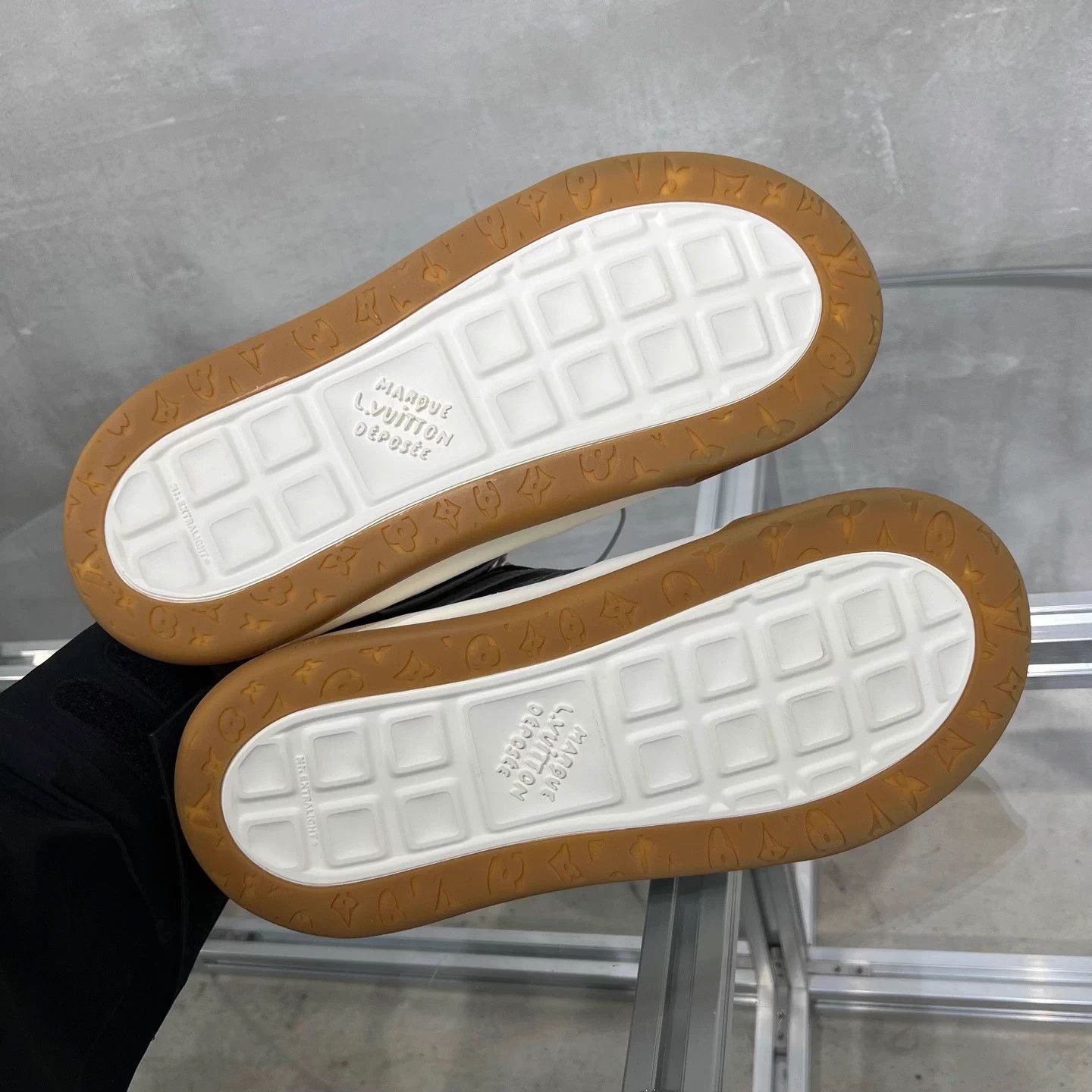 Louis Vuitton LV Tilted Monogram Skate Shoes Green Size US 7.5 / EU 40-41 - 7 Thumbnail