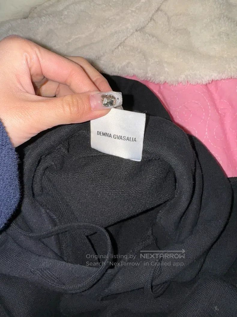 Vetements Vetements Off-Shoulder Cut-Out Hoodie Size US M / EU 48-50 / 2 - 6 Thumbnail