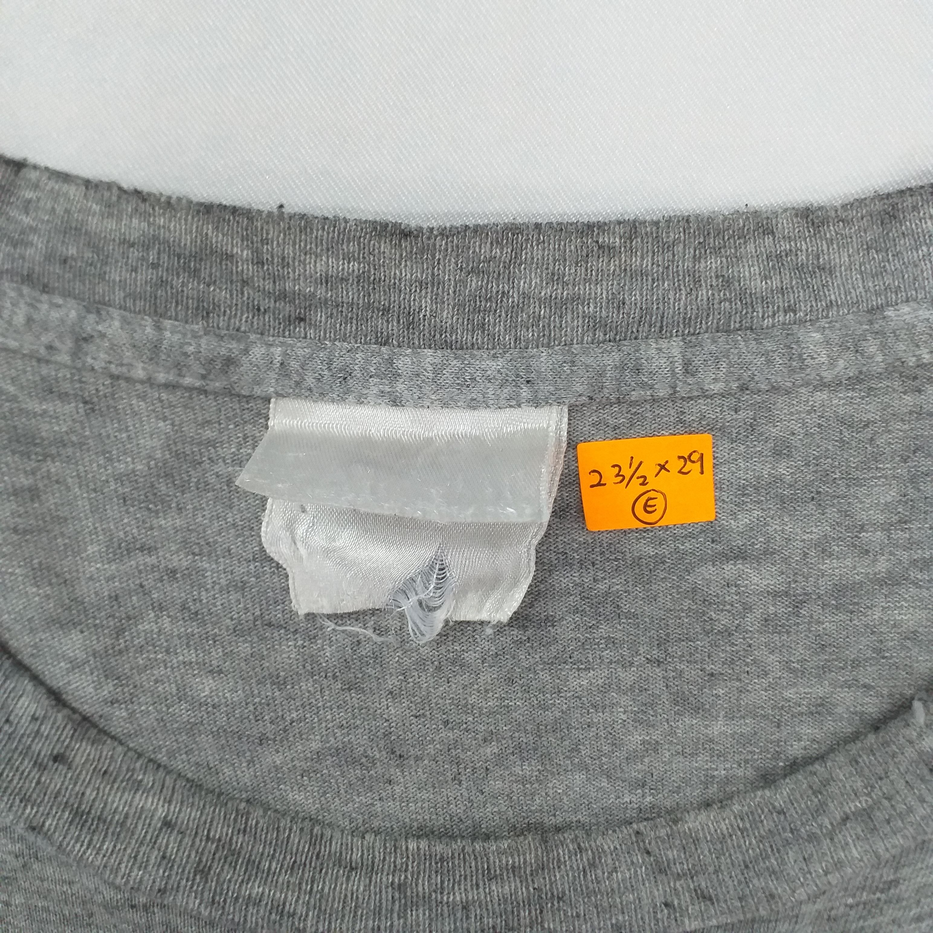 Nike Vintage Nike Small Swoosh XLarge Tshirt -E077 Size US XL / EU 56 / 4 - 3 Thumbnail