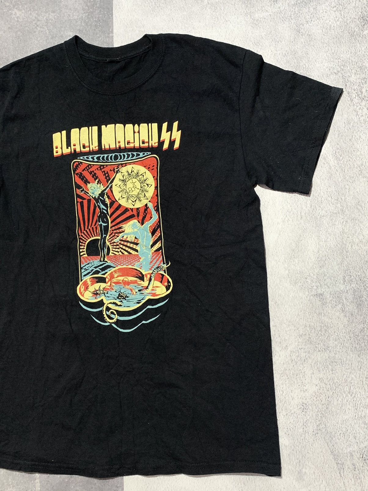 Band Tees Vintage Y2K Black Magic tee big logo style streetwear size M Size US M / EU 48-50 / 2 - 3 Thumbnail