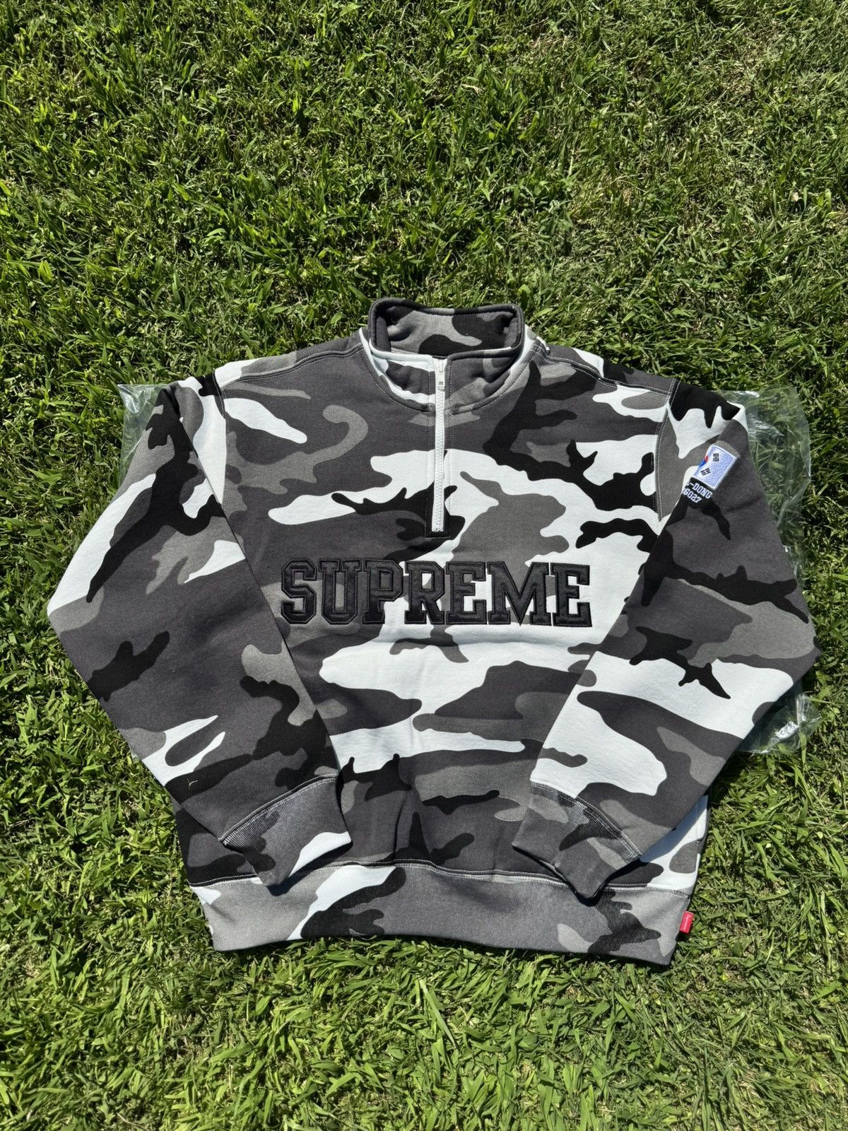 Supreme Supreme Seoul Shop Flag Half Zip Pullover Size US S / EU 44-46 / 1 - 1 Thumbnail