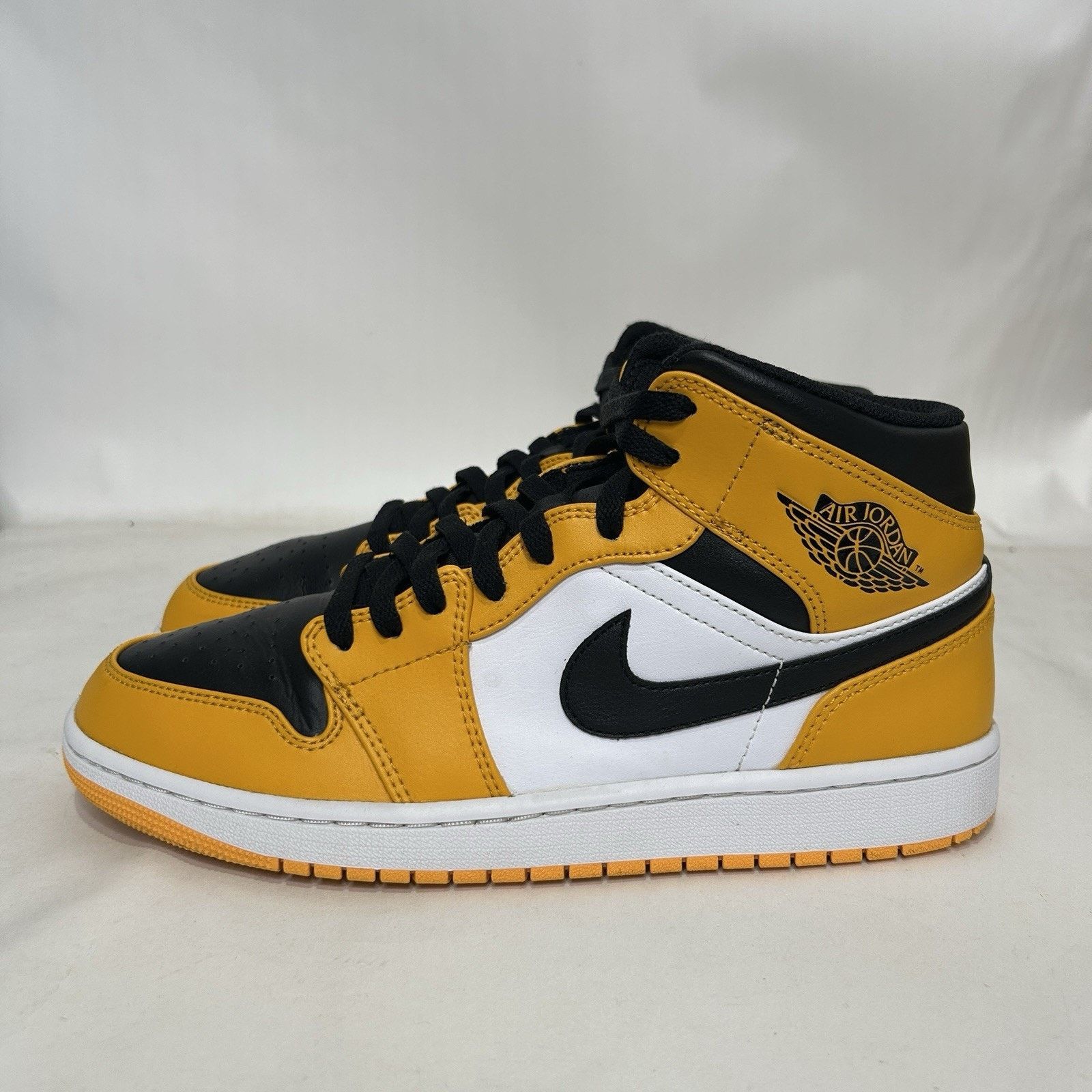 Jordan Brand Nike Air Jordan 1 Mid “Taxi/Yellow Black” Size US 10 / EU 43 - 6 Thumbnail