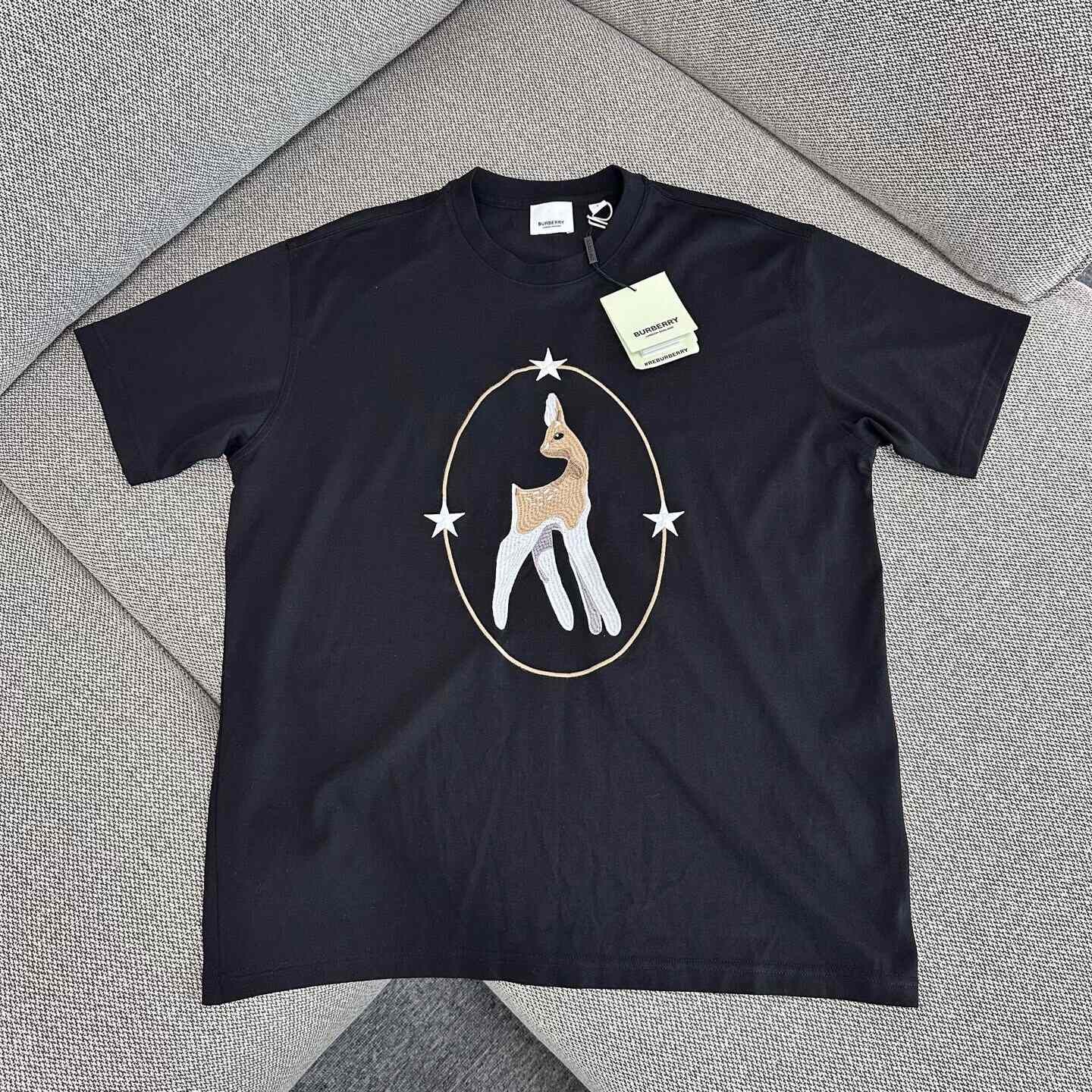 Burberry Burberry Embroidered Oversized T-Shirt s Men Size US S / EU 44-46 / 1 - 1 Thumbnail