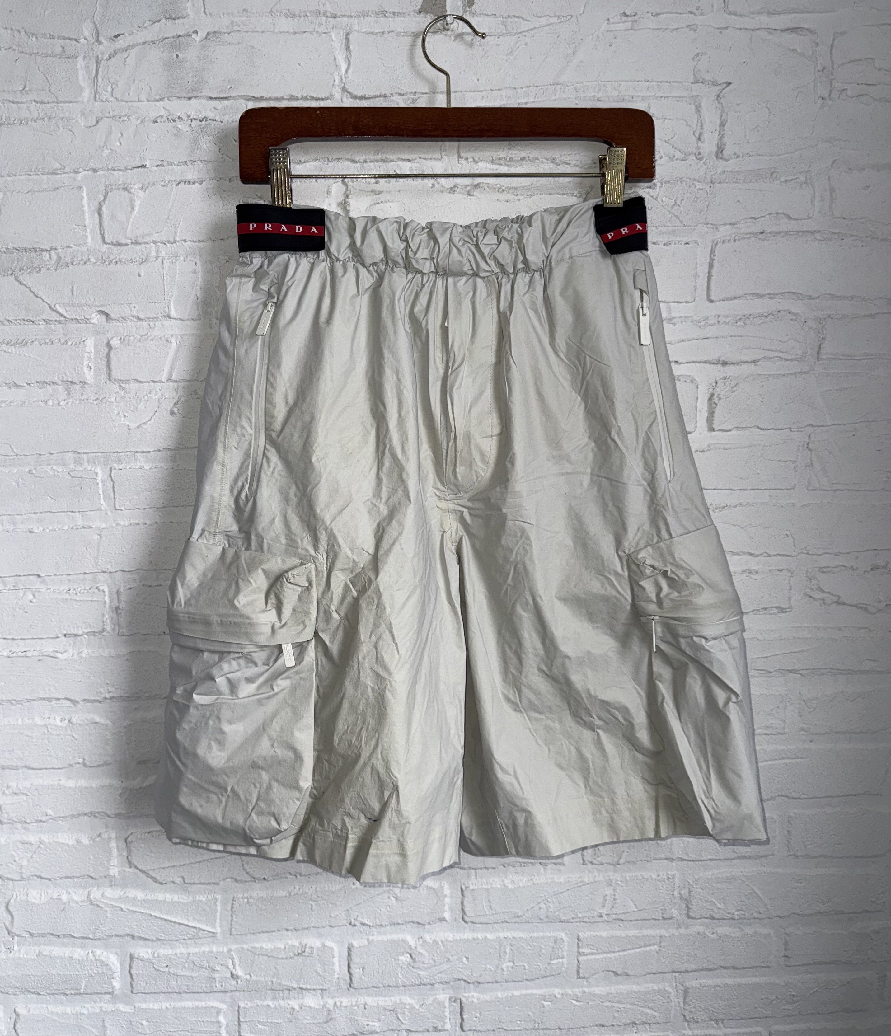 Prada 2019 Prada linea rossa cargo shorts Size US 32 / EU 48 - 1 Thumbnail