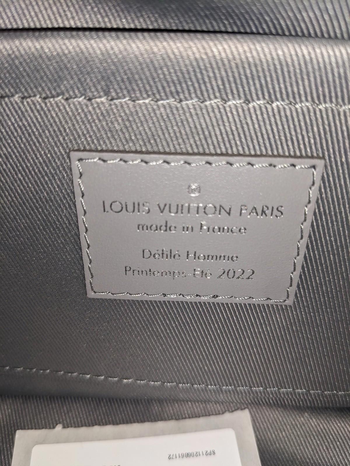 Louis Vuitton Louis Vuitton Soft Trunk Bag Glitter Silver Leather Mini Bag Size ONE SIZE - 11 Thumbnail