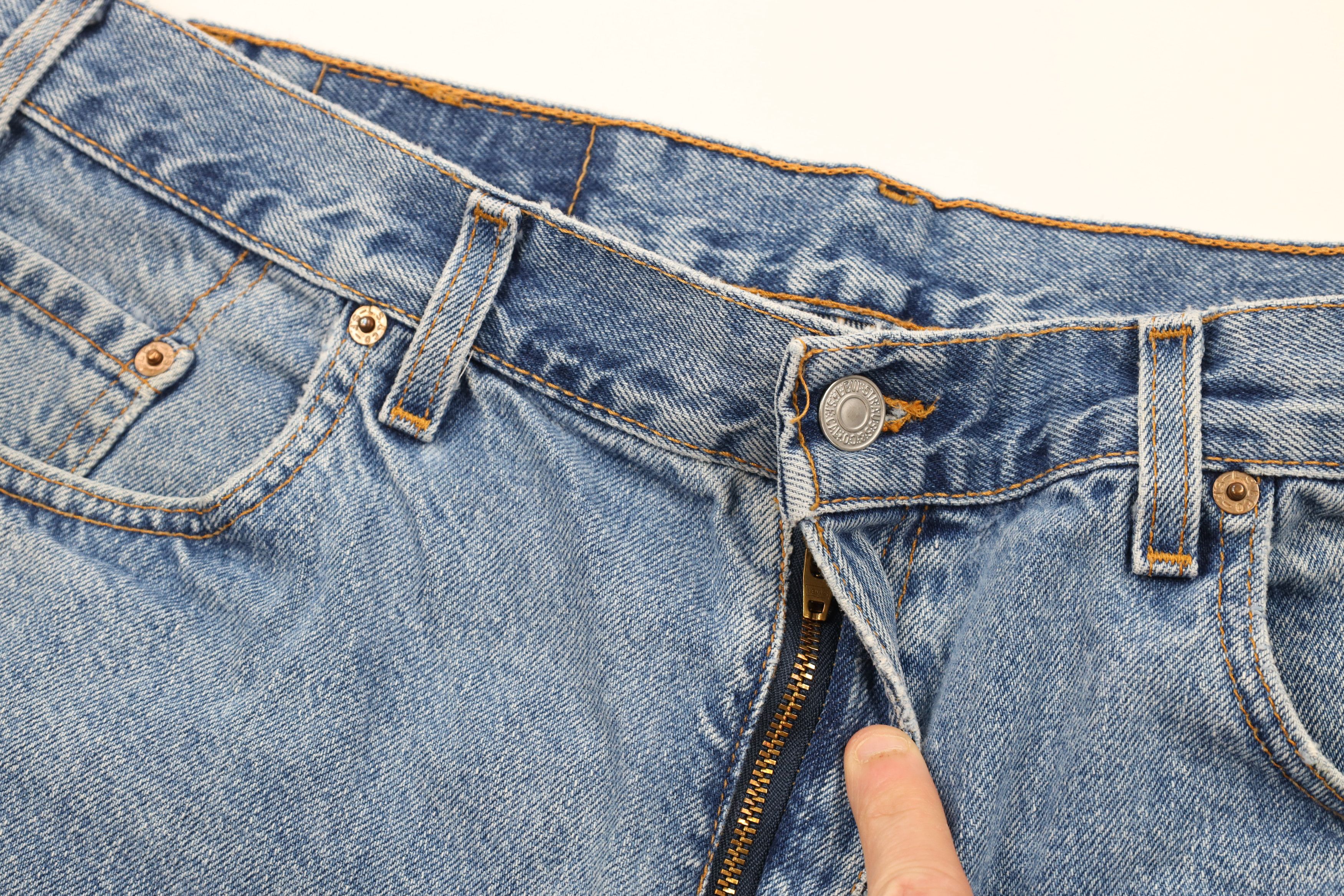 Levi's × Vintage Vintage 90s Levis 560 Loose Fit Denim Jean Shorts Jorts USA Size US 38 / EU 54 - 5 Thumbnail