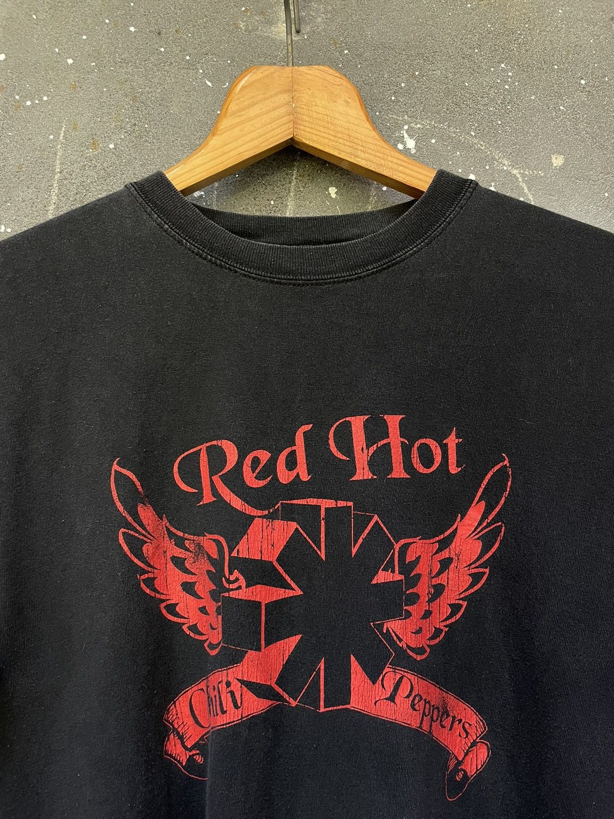 Band Tees Vintage 2004 RHCP Red Hot Chili Pepper T-Shirt RARE Size US M / EU 48-50 / 2 - 5 Thumbnail