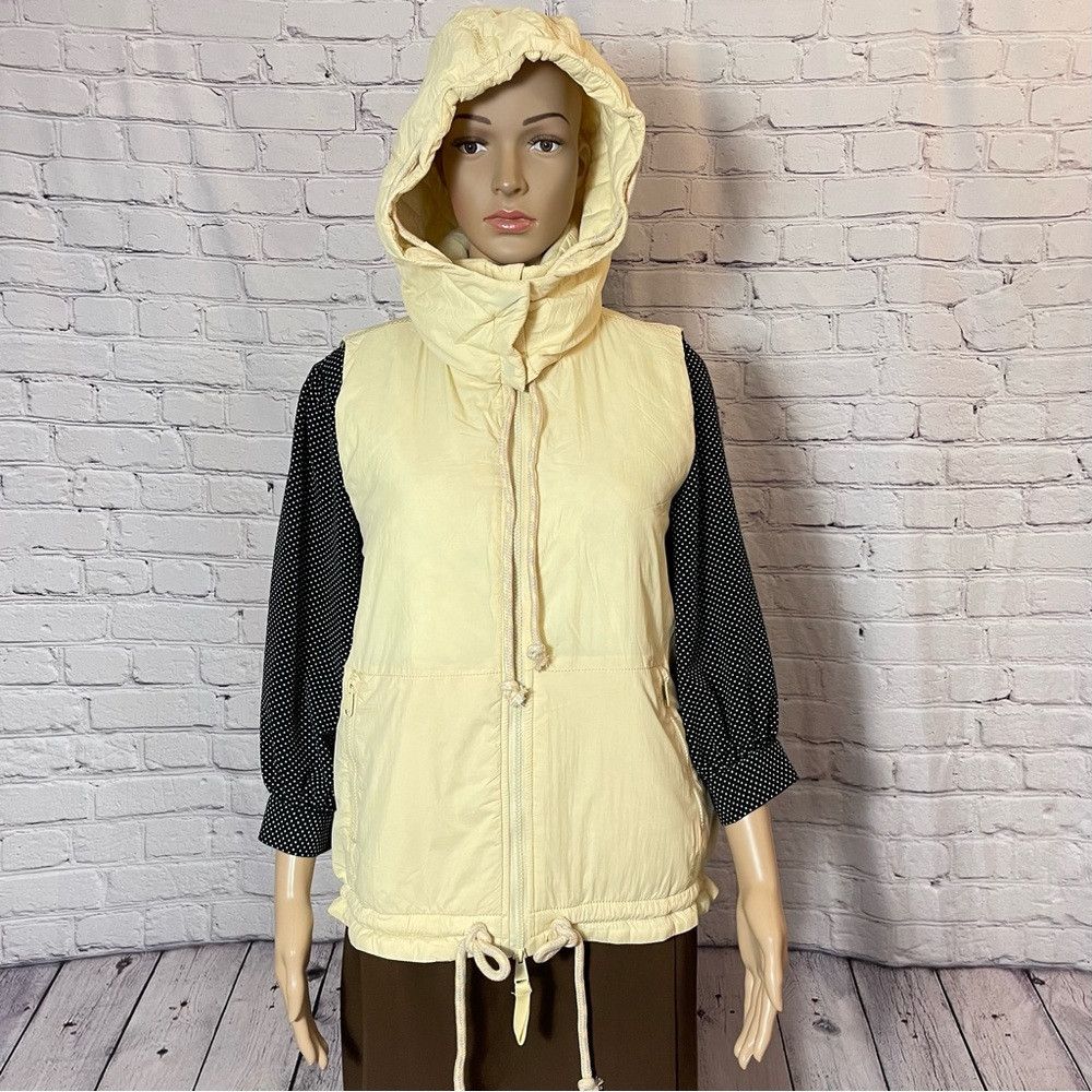Free People New Free People Care FP Round & Round Recycled Puffer Vest Size XS / US 0-2 / IT 36-38 - 3 Thumbnail