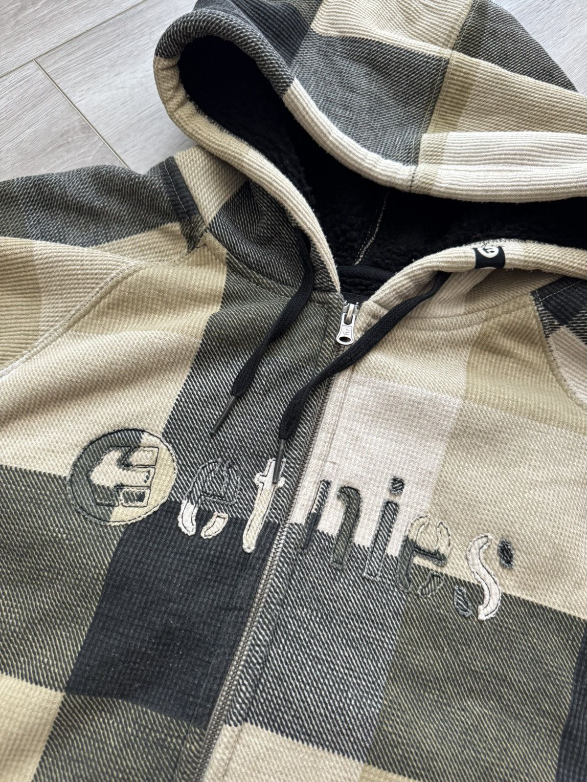 Element × Etnies × Vintage Vintage Early 2000s Etnies Fur Zip up Skate Hoodie Size US L / EU 52-54 / 3 - 4 Thumbnail