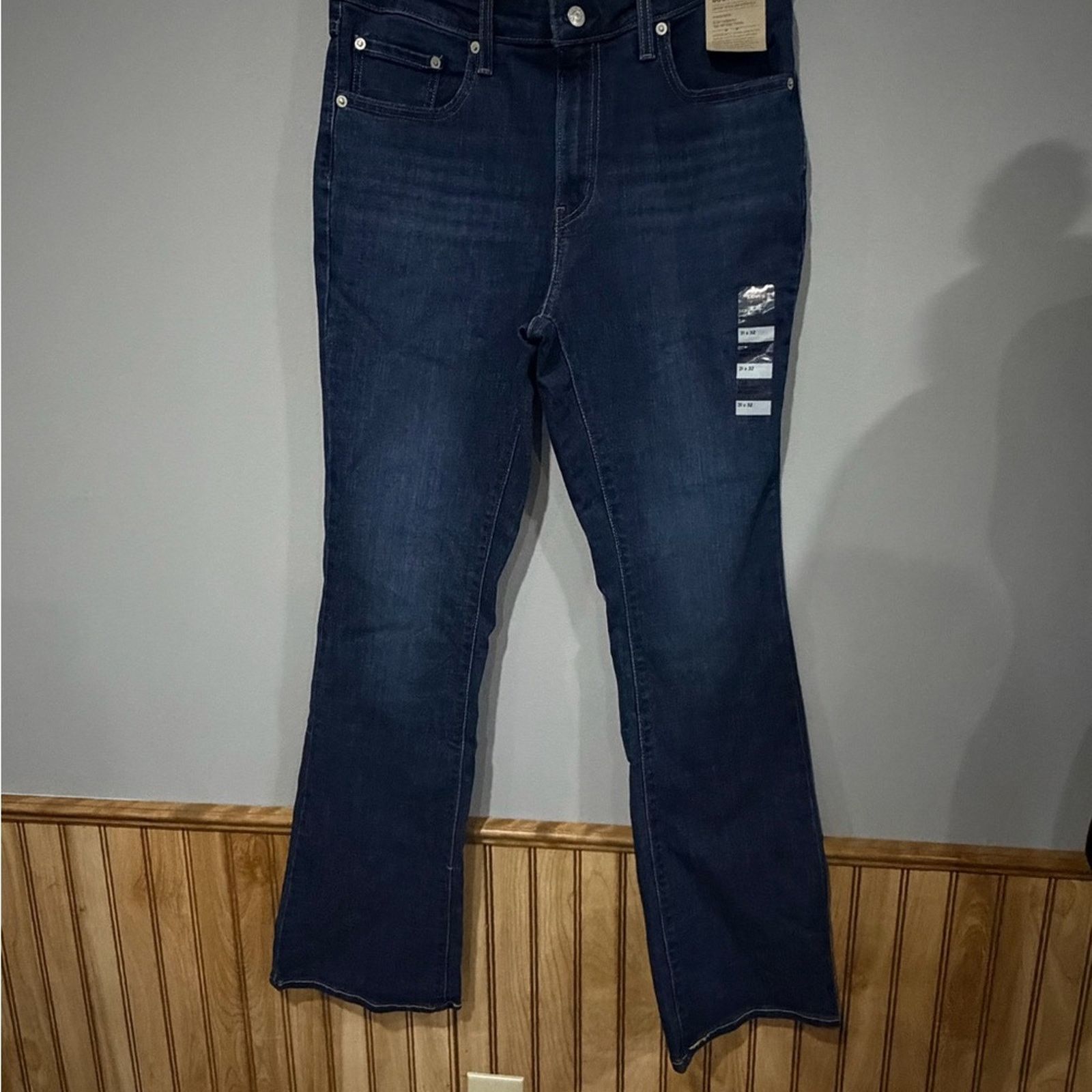 Levi's NWT Levi’s 725 High Rise Bootcut Jeans Stellar Stretch 31x32 Size 31" - 1 Thumbnail