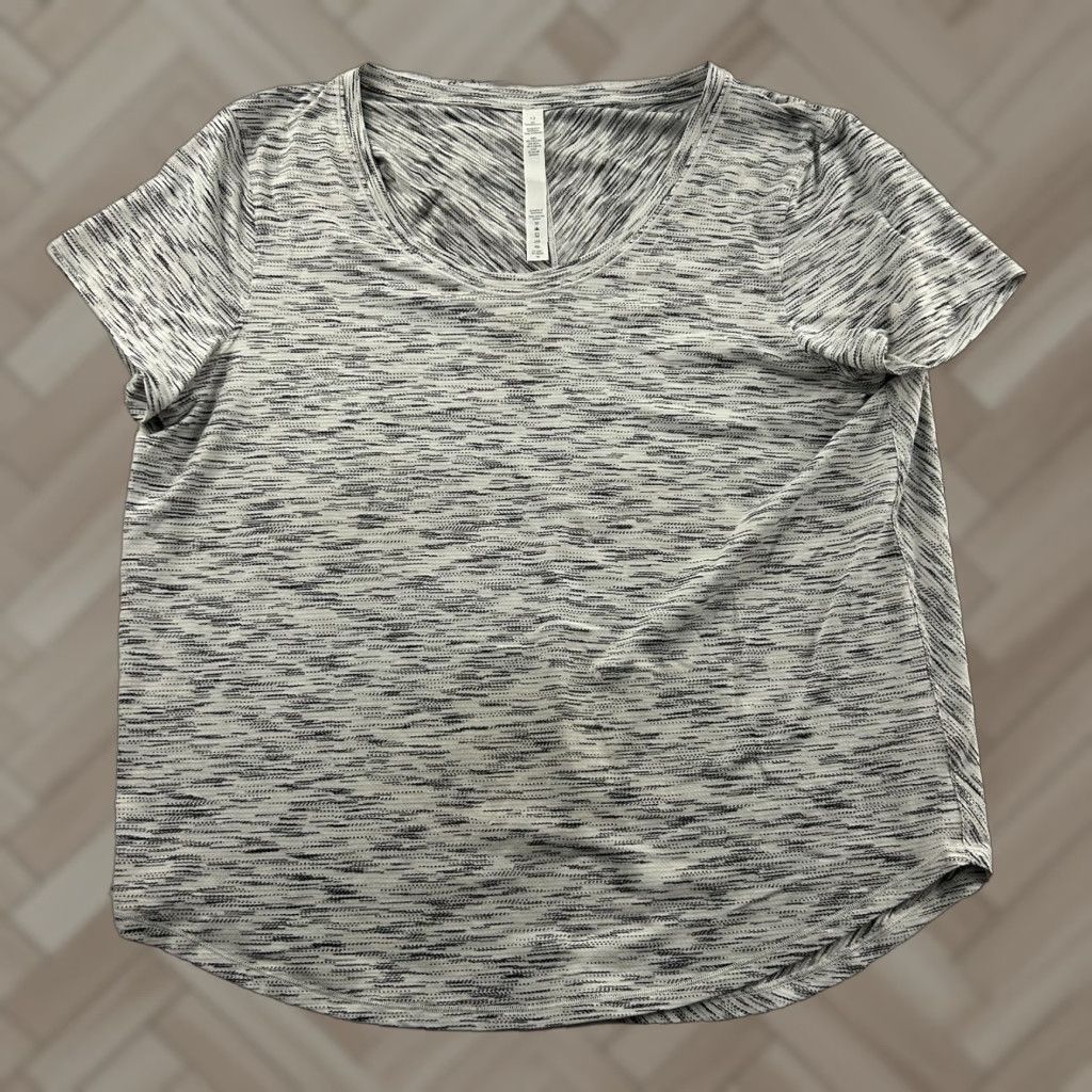 Lululemon Lululemon Short Sleeve Athletic T-Shirt Women's 12 Gray Scoop Neck Curved Hem 12 Womens Activewear Size XL / US 12-14 / IT 48-50 - 1 Thumbnail