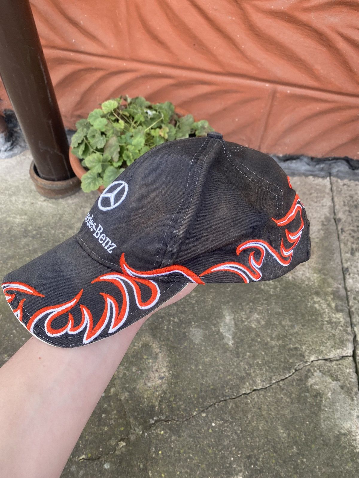 Mercedes-Benz VINTAGE MERCEDES BENZ JAPANESSE FLAME FADED CAP ONE SIZE Size ONE SIZE - 2 Thumbnail