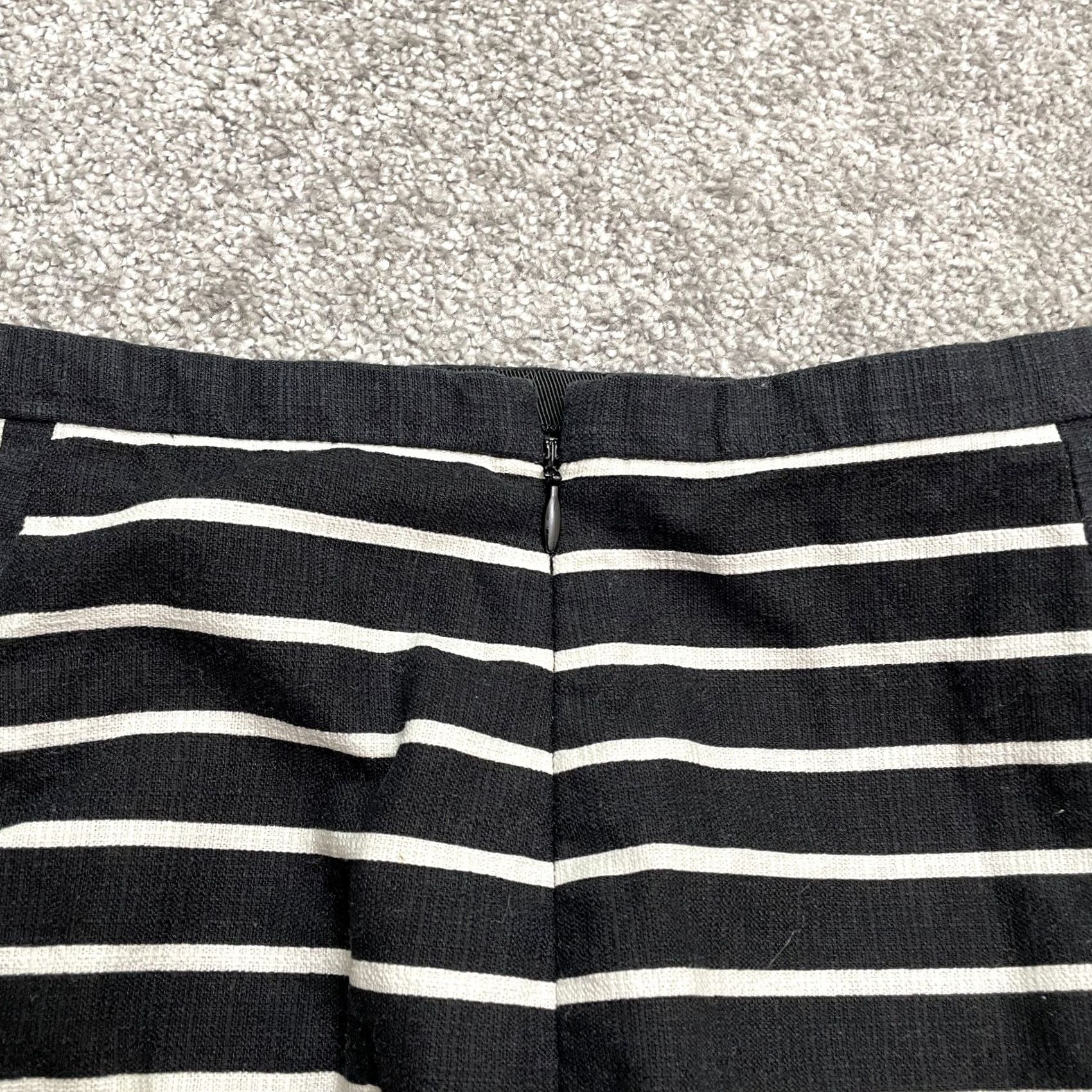J.Crew J.Crew No. 2 Straight Pencil Skirt Women 00 Black White Striped Knee Length Slit Size 24" / US 00 / IT 34 - 3 Thumbnail