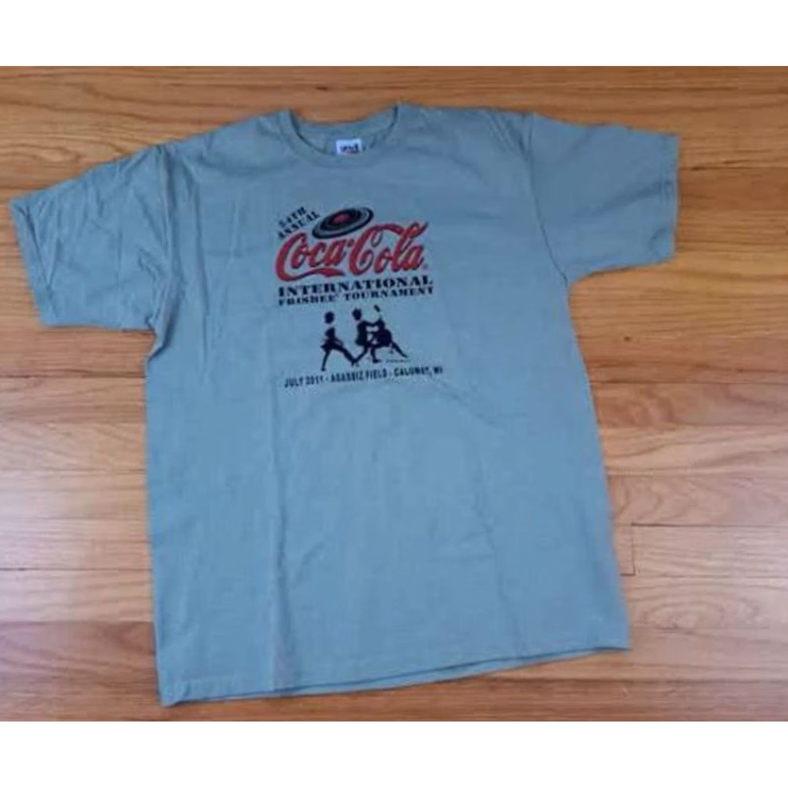 Anvil VINTAGE Coca-Cola International Frisbee Tournament 2011 Calumet Mi LG T-Shirt Unisex Adults L Short Sleeve tan Size US L / EU 52-54 / 3 - 3 Thumbnail