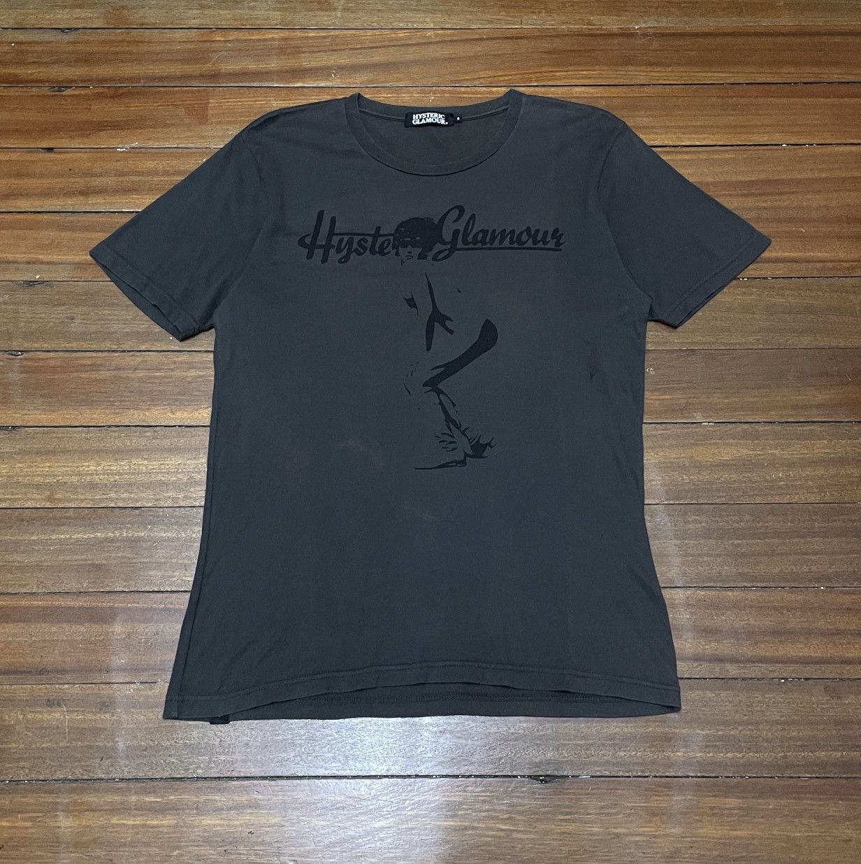 Hysteric Glamour Very Rare Vintage Hysteric Glamour Naked Girl T-shirt 2000s Size US S / EU 44-46 / 1 - 1 Thumbnail