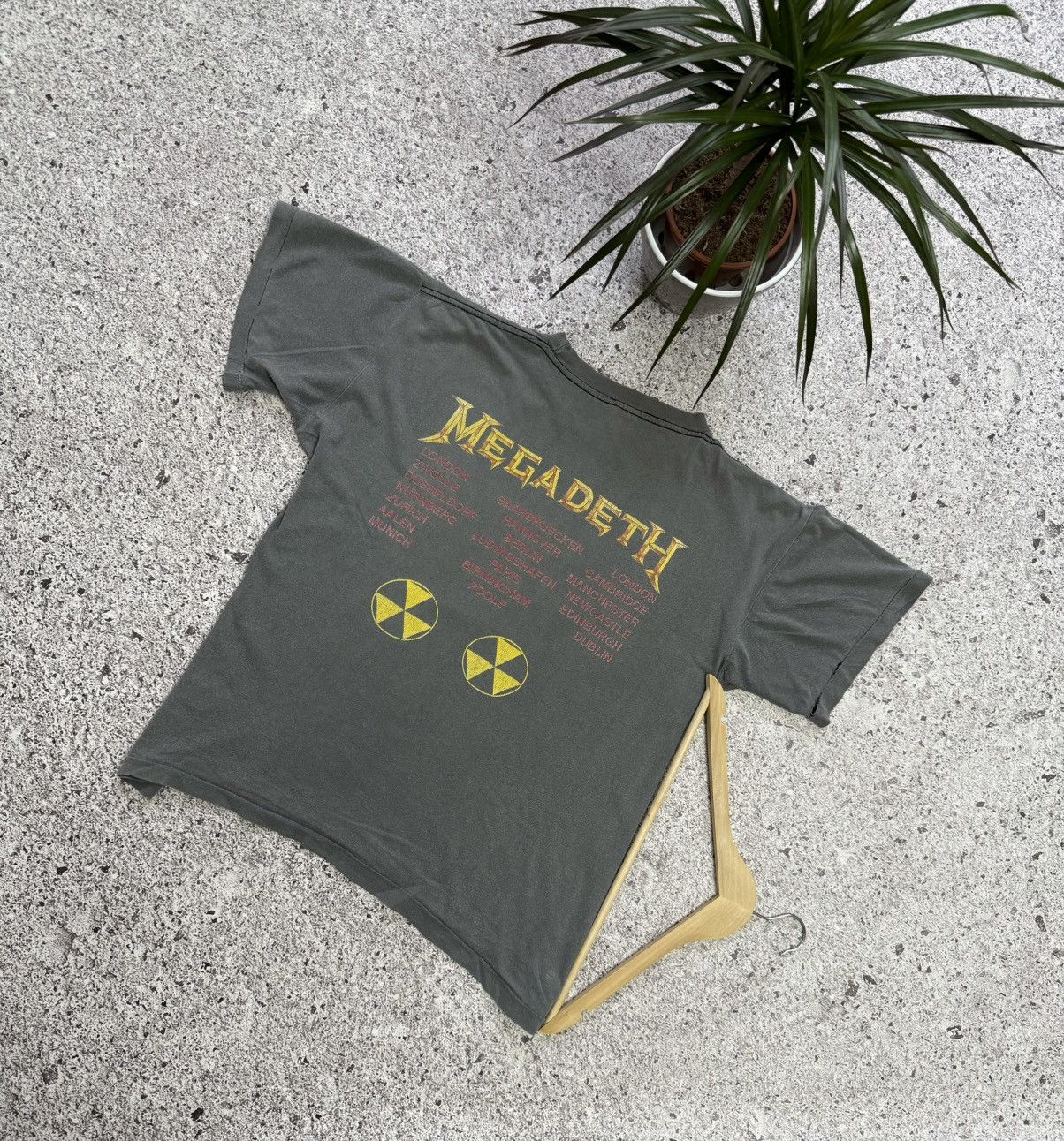 Band Tees × Vintage Vintage Megadeth Tour 1990 Oxidation Of Nation T-Shirt Size US XL / EU 56 / 4 - 2 Thumbnail