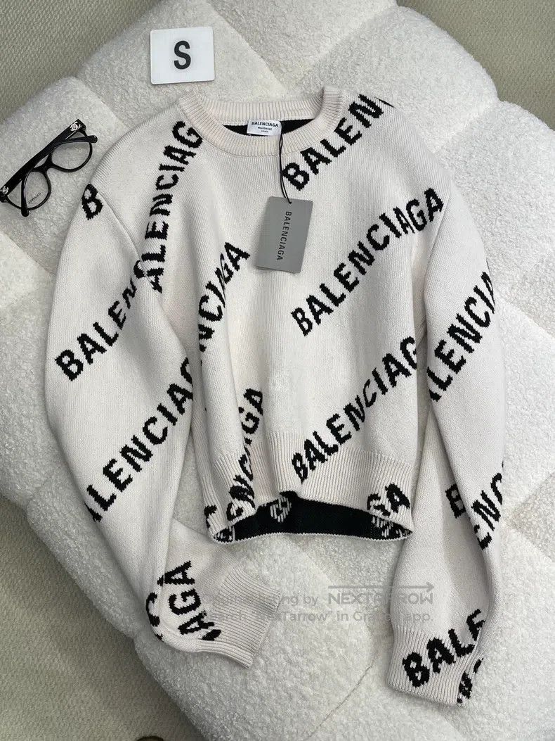 Balenciaga White danmu sweater size s